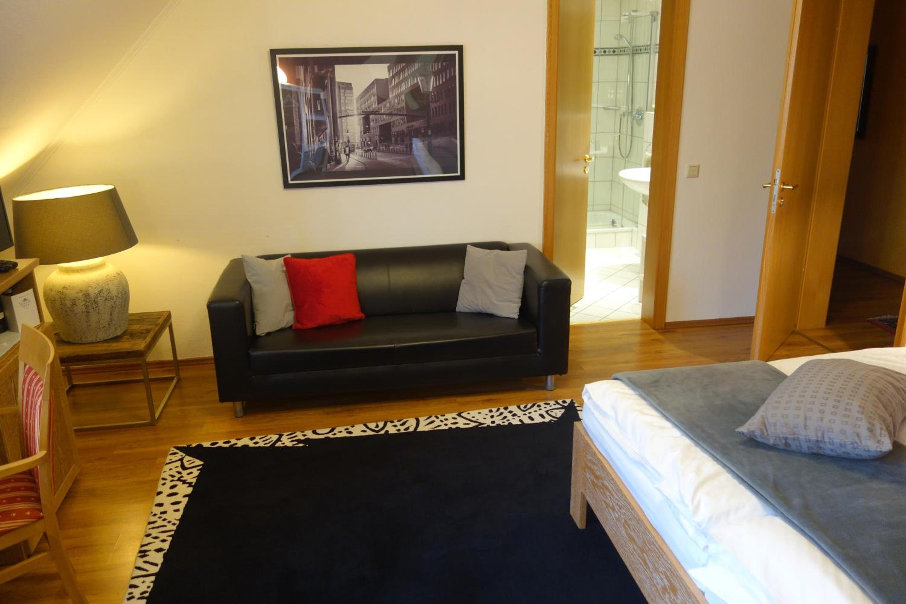  Double Room with Street View - Photo 10