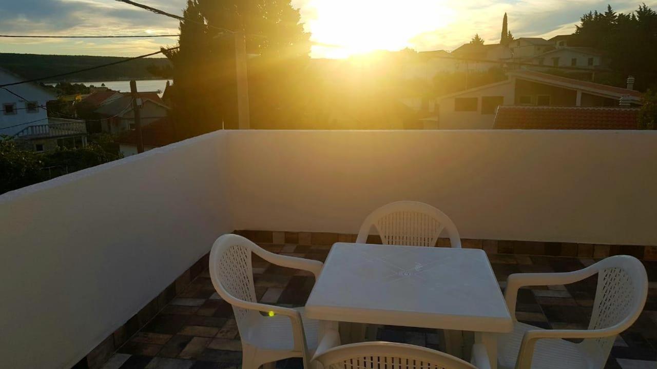 Apartment with Sea View - Photo 7