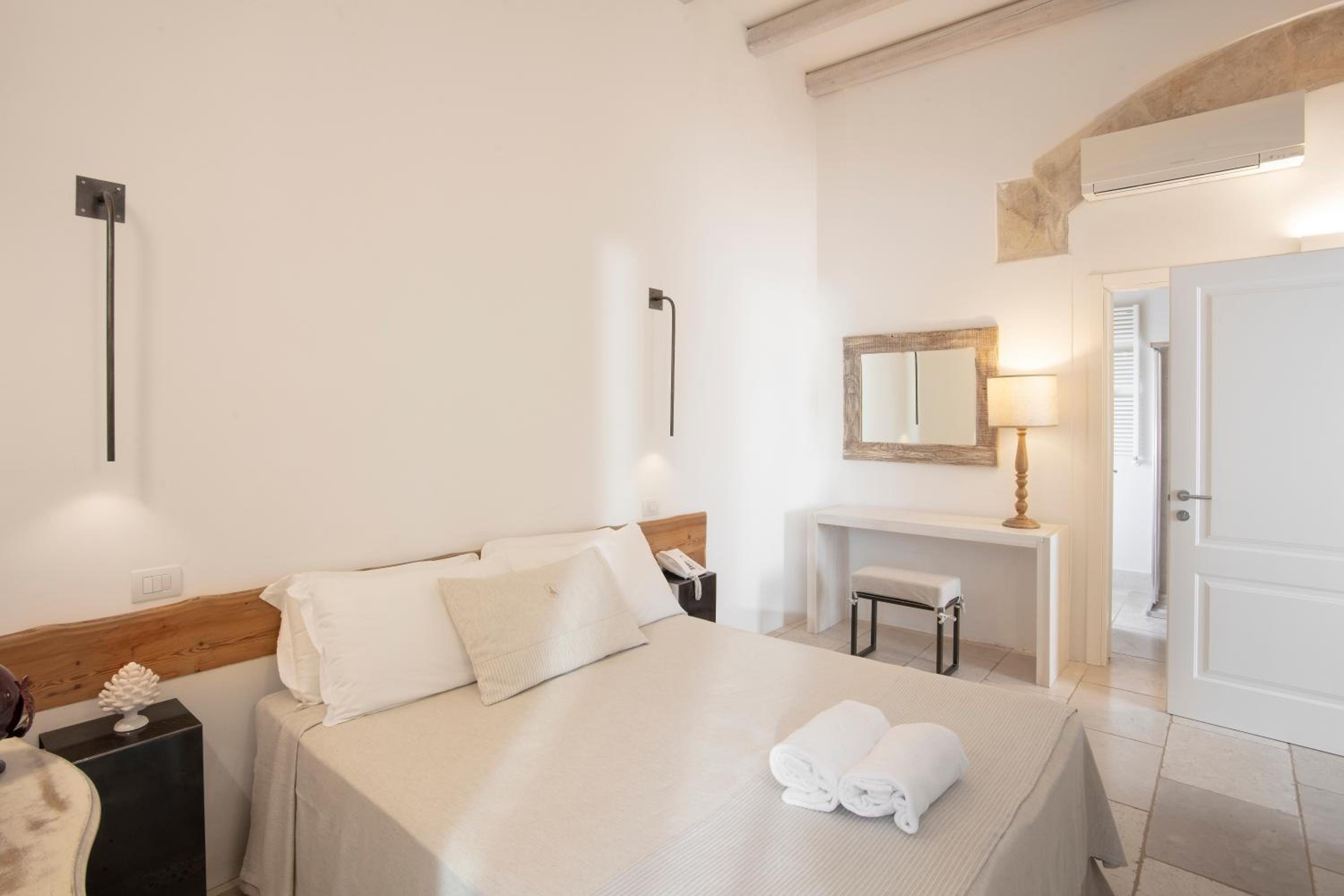 Large Suite - Split Level