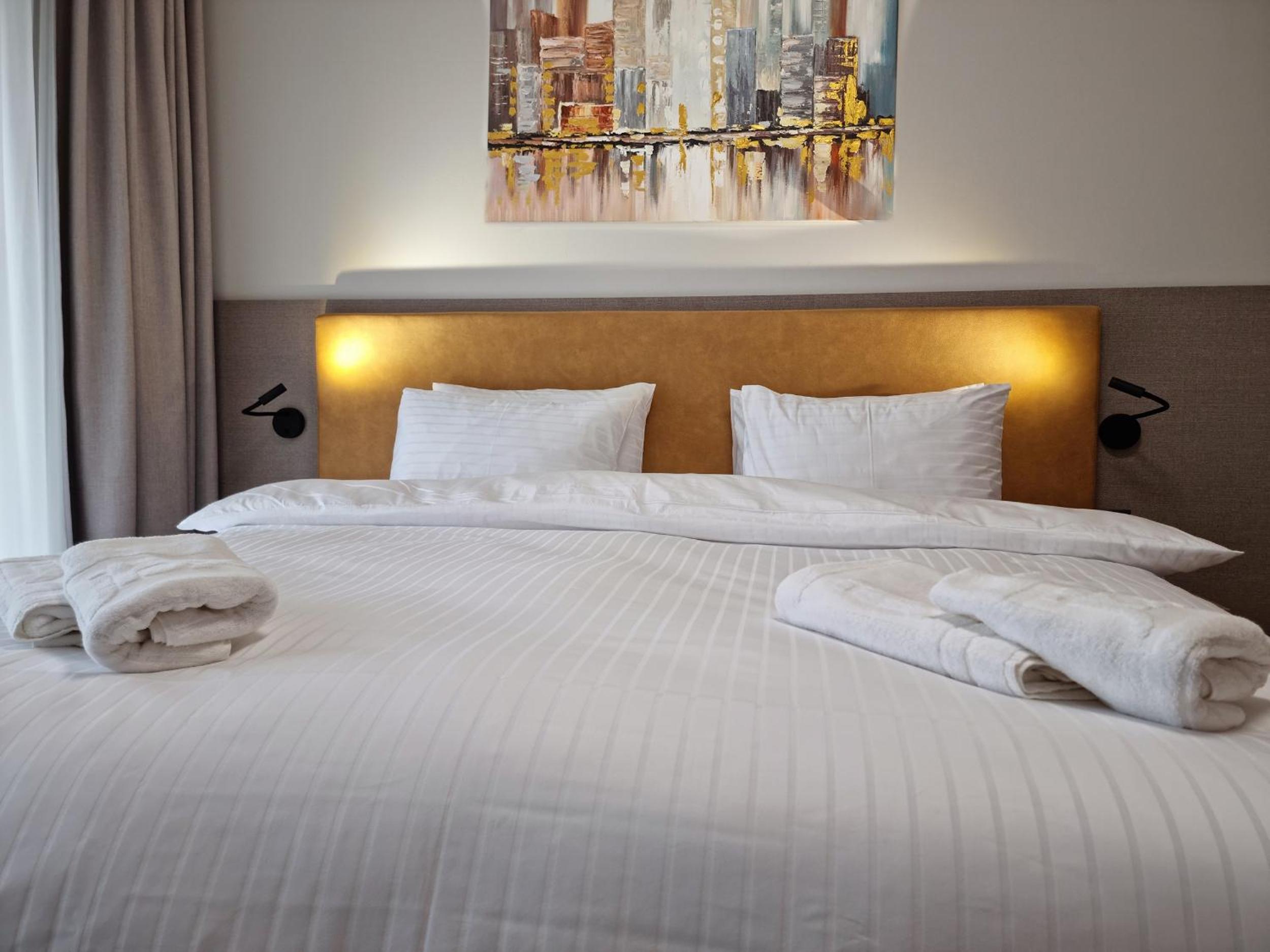Deluxe Double or Twin Room with Terrace - Photo 1