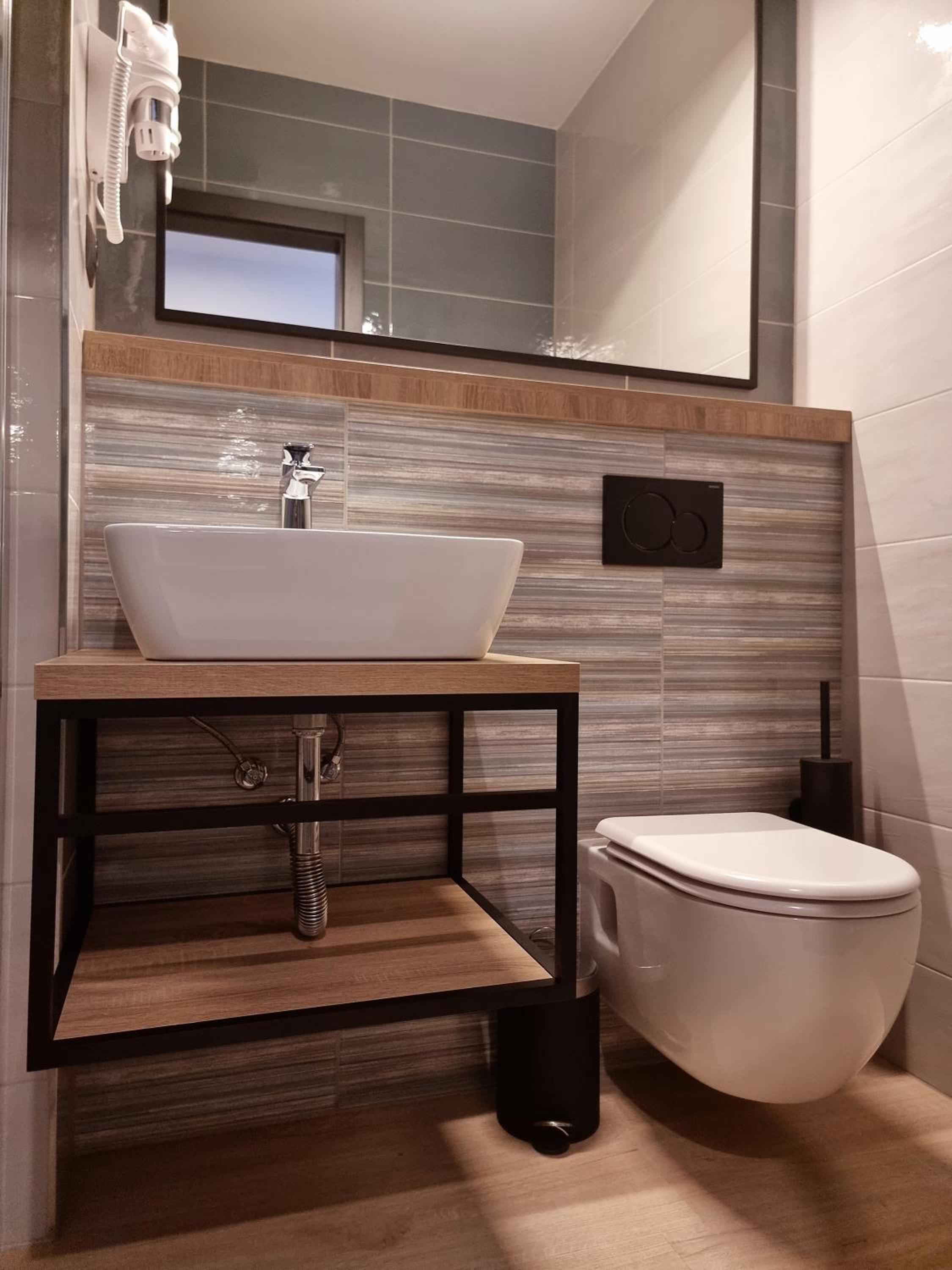 Deluxe Double or Twin Room with Terrace - Photo 9