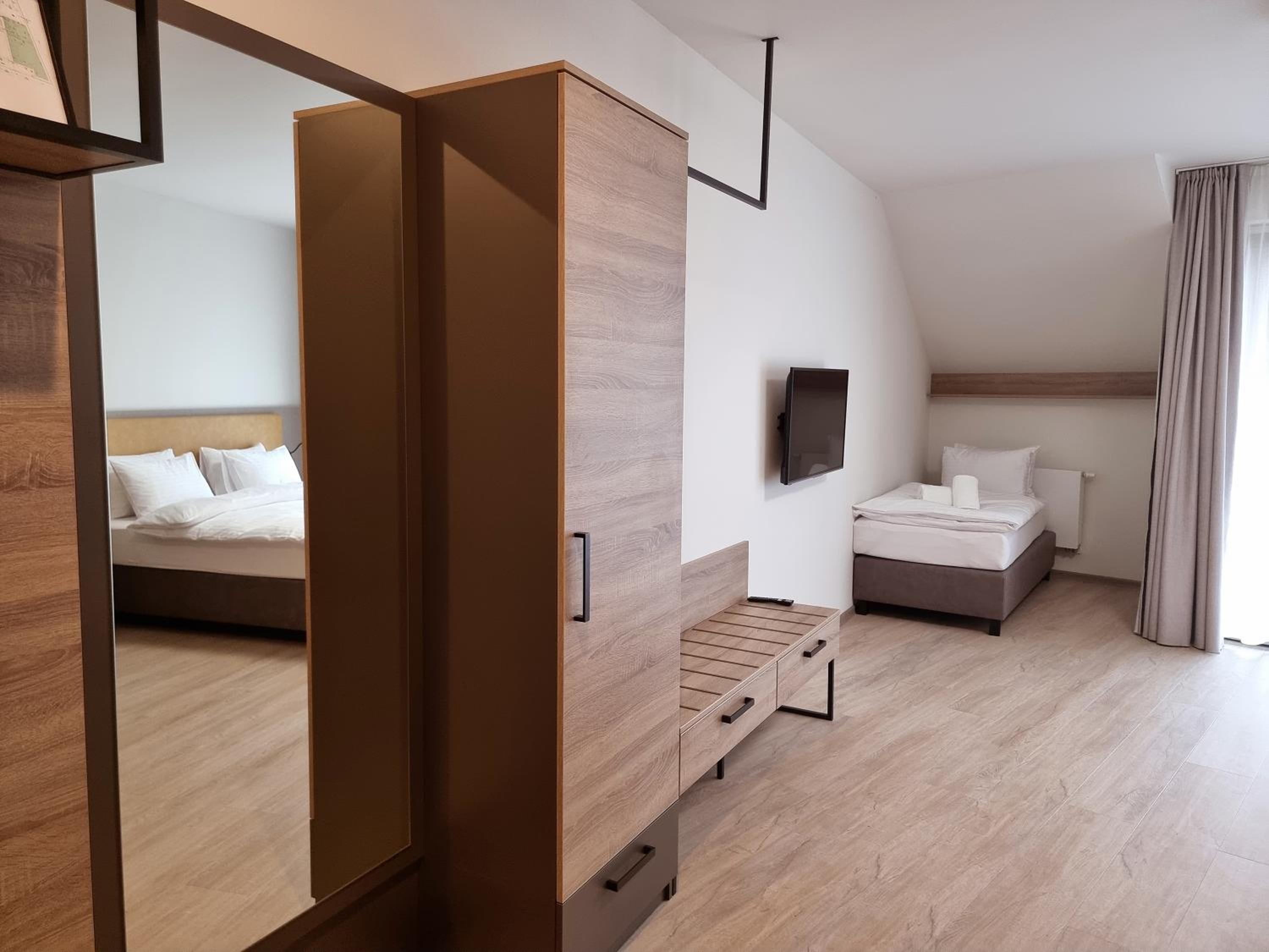 Double or Twin Room with Extra Bed photo 2