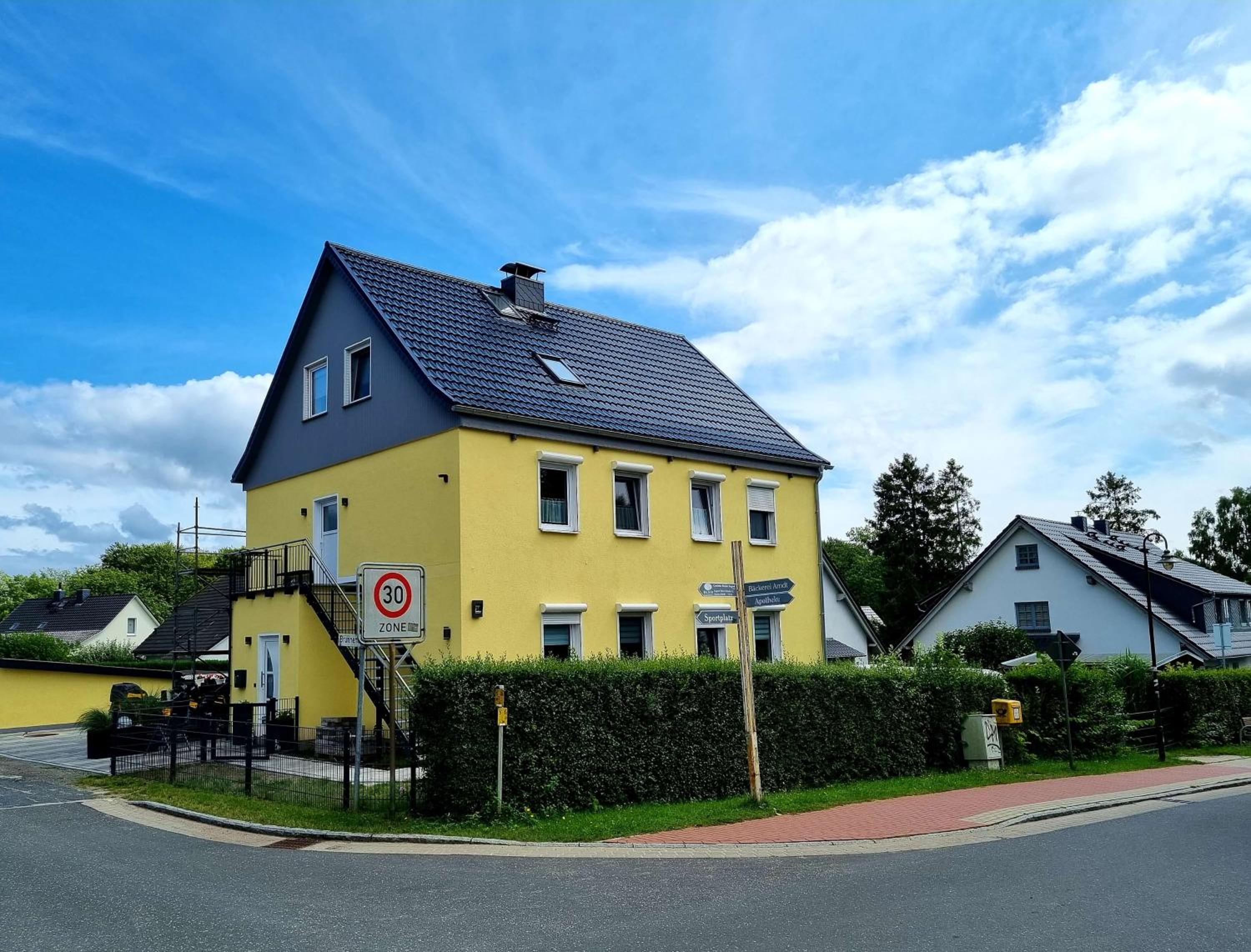 Two-Bedroom Deluxe Apartment with Garden View photo 3
