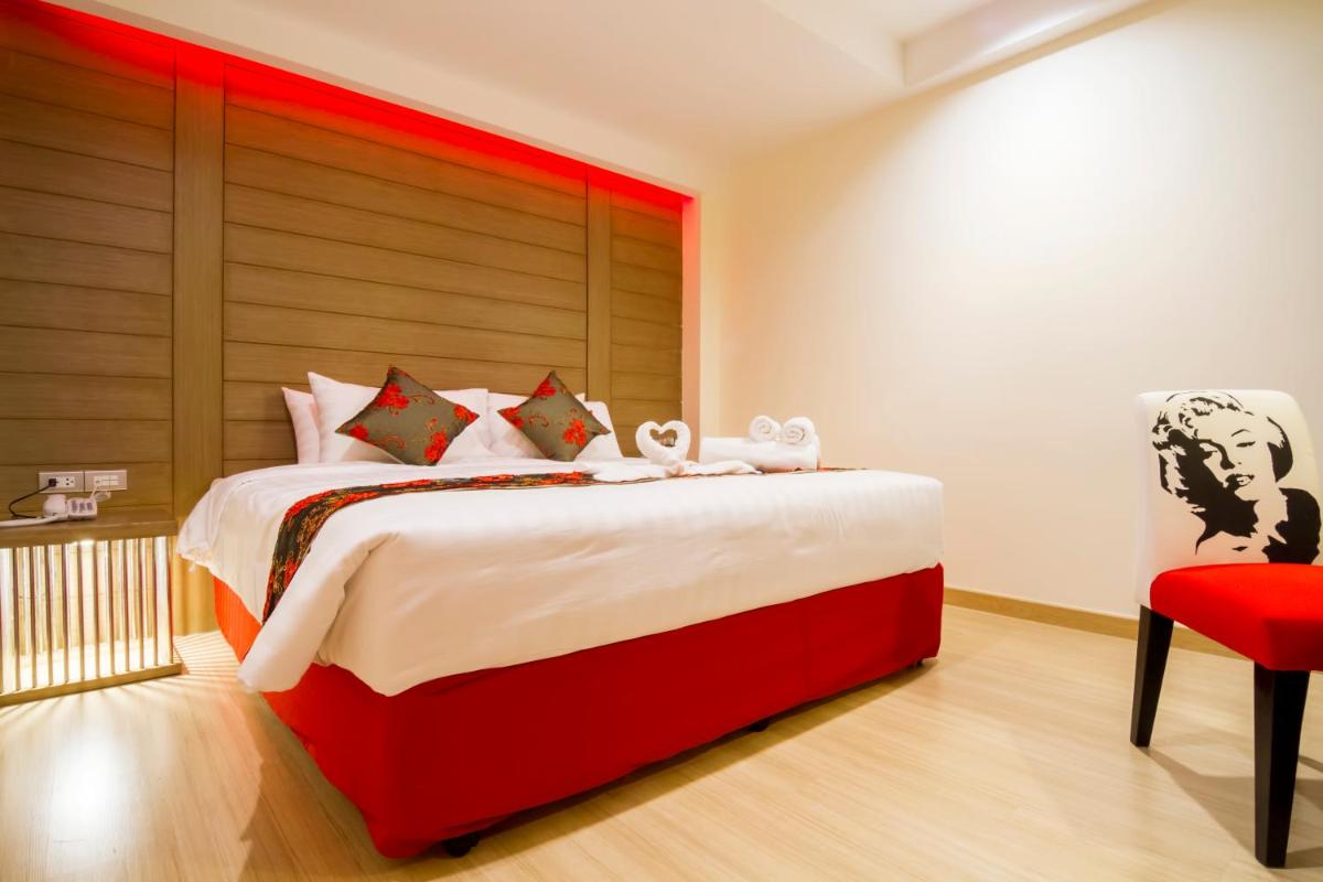 Superior King Room (No Window) photo 3