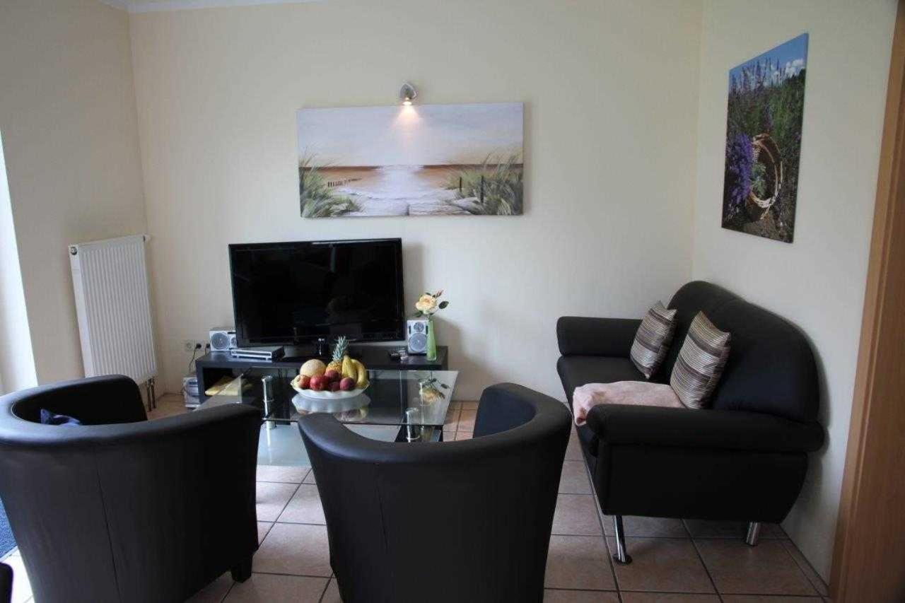 Two-Bedroom House photo 2