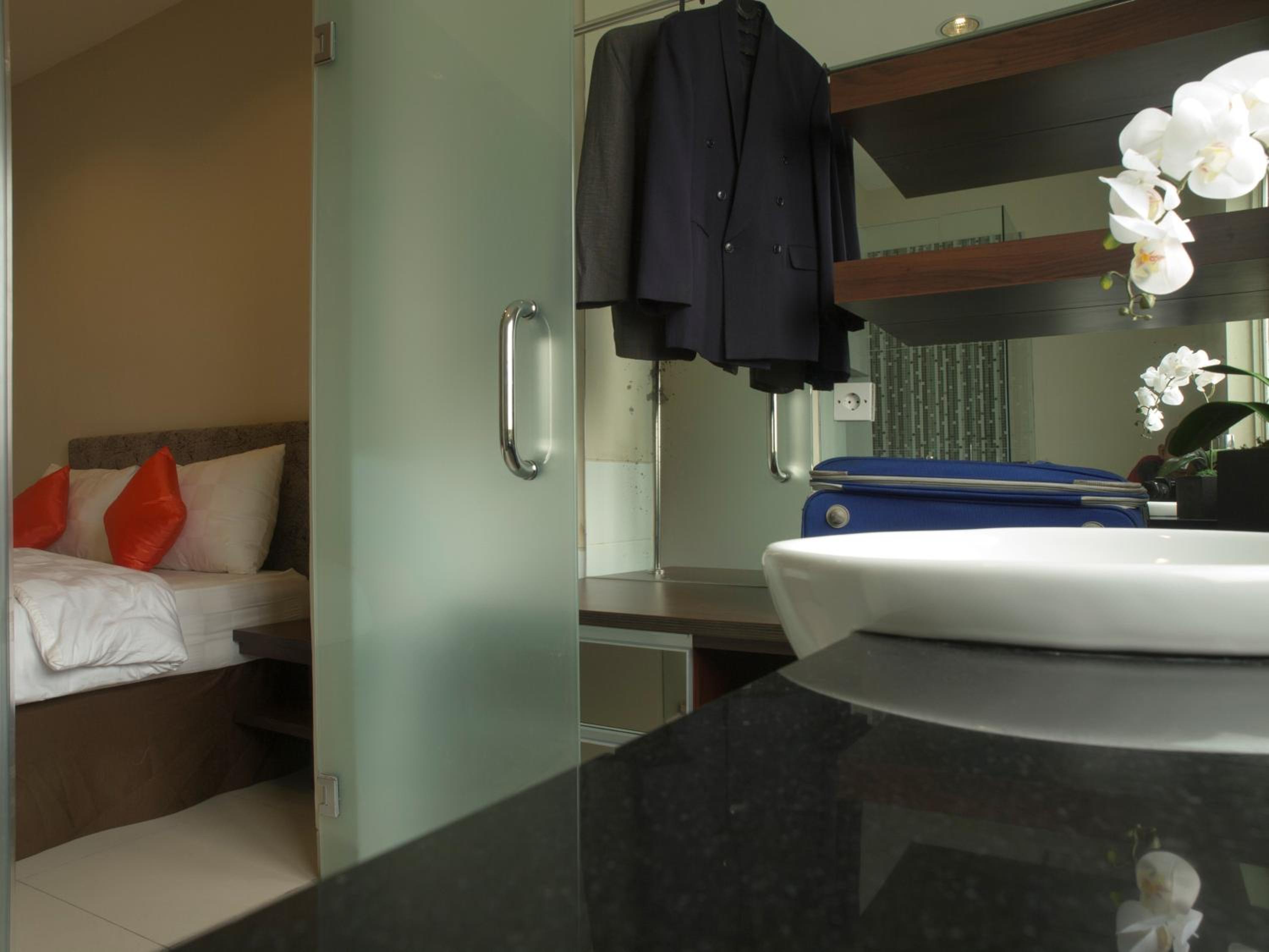 Two-Bedroom Apartment - Photo 3