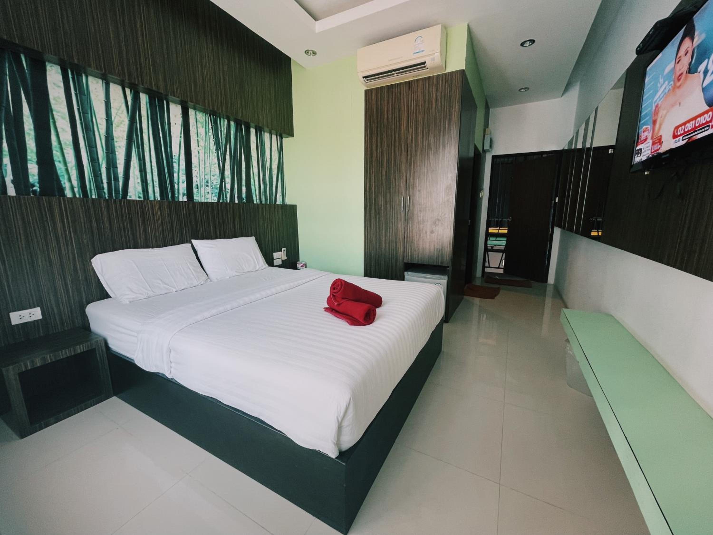 Queen Room - Photo 2