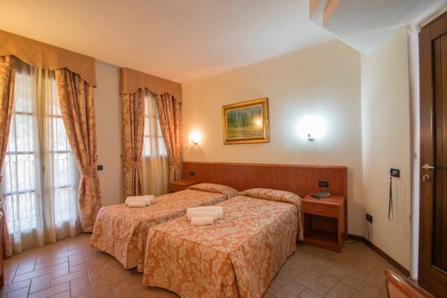 Twin Room with Balcony photo 1