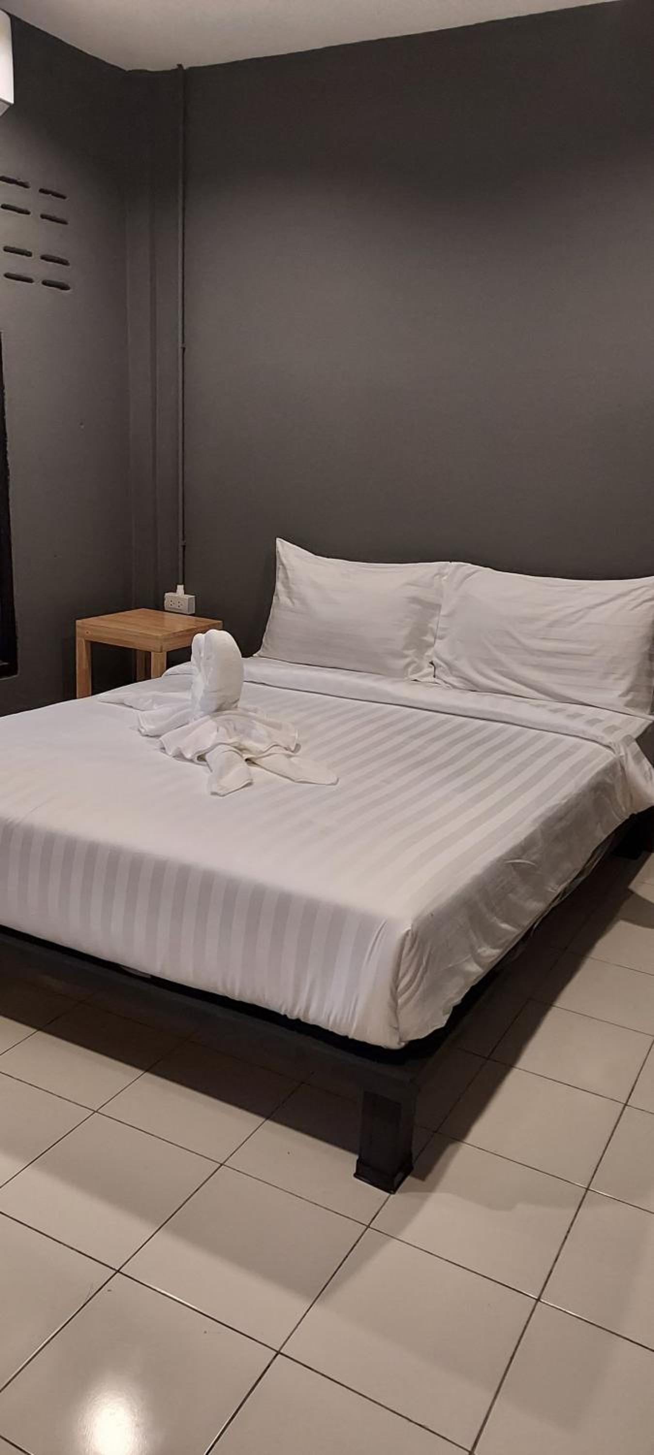 Economy Triple Room with Shared Bathroom