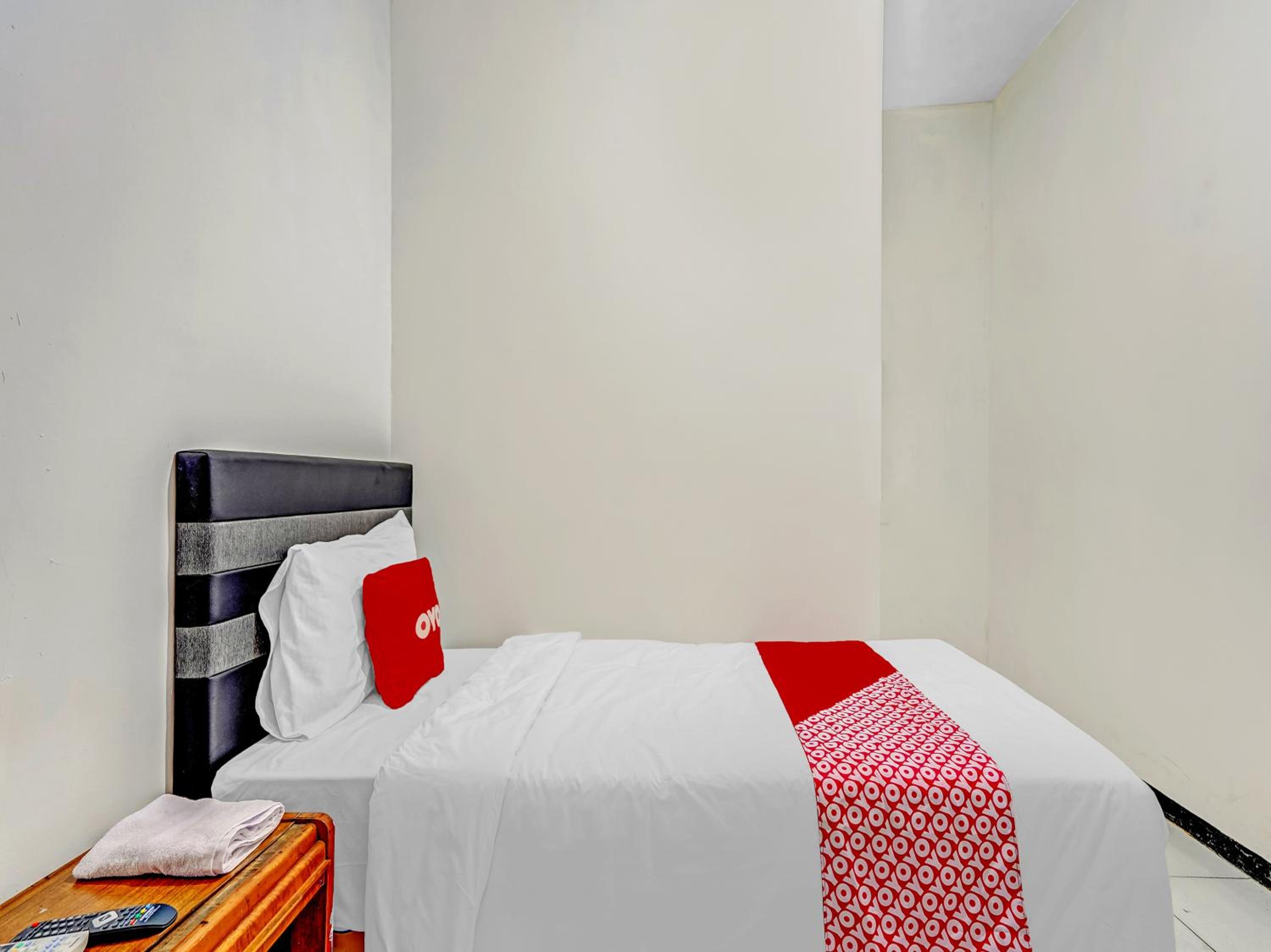Standard Twin Room - Photo 6