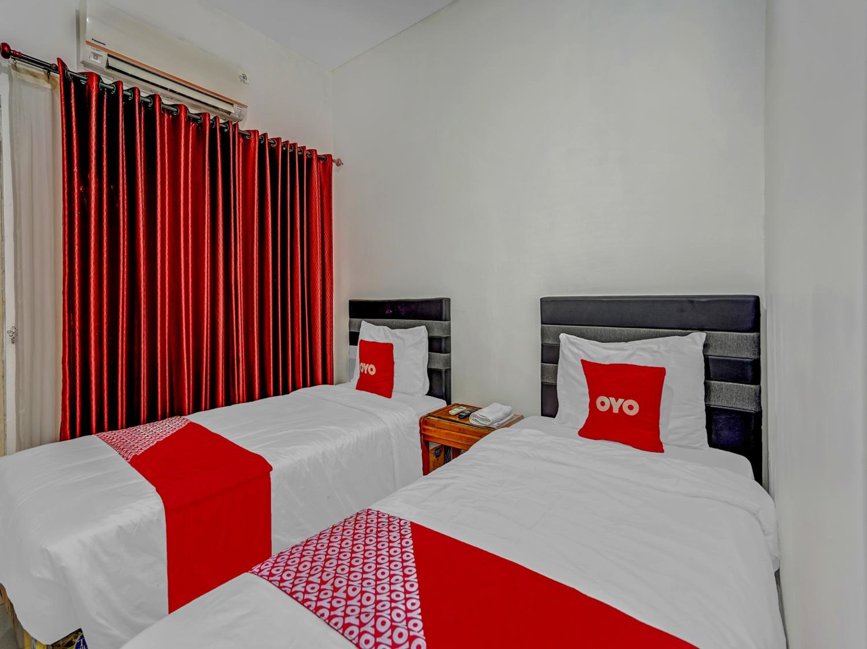 Standard Twin Room - Photo 1