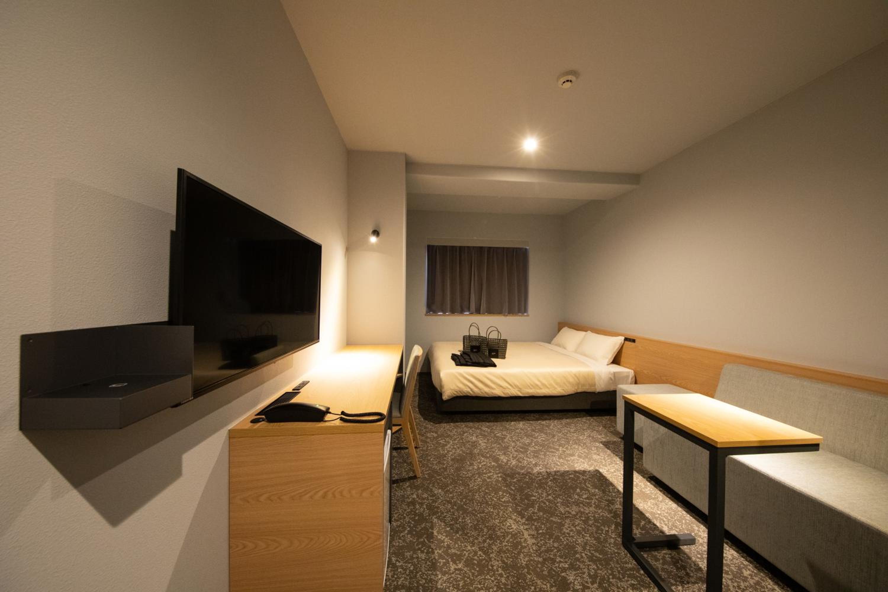 Large Double Room - Photo 1