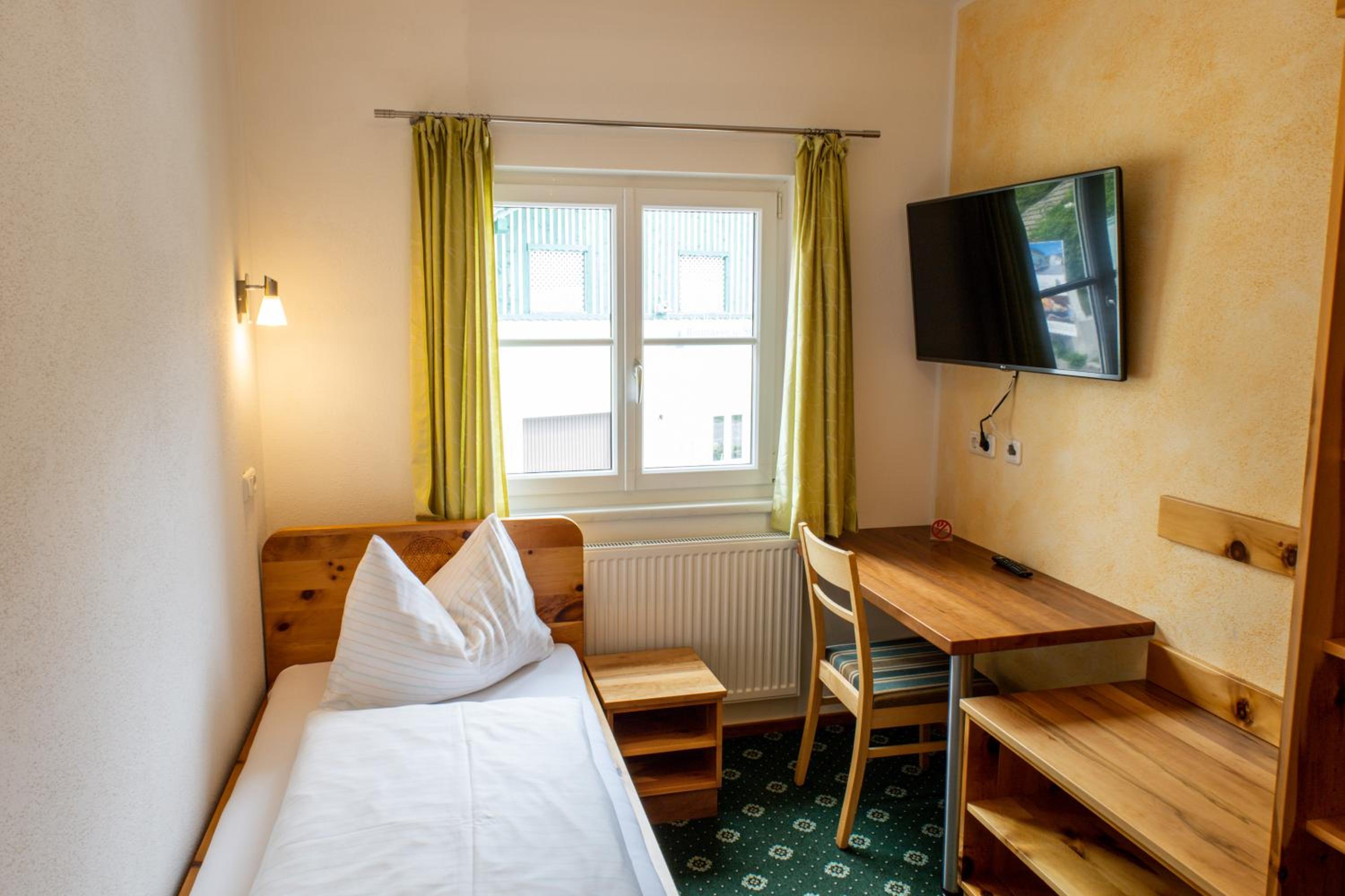 Double Room - Photo 4