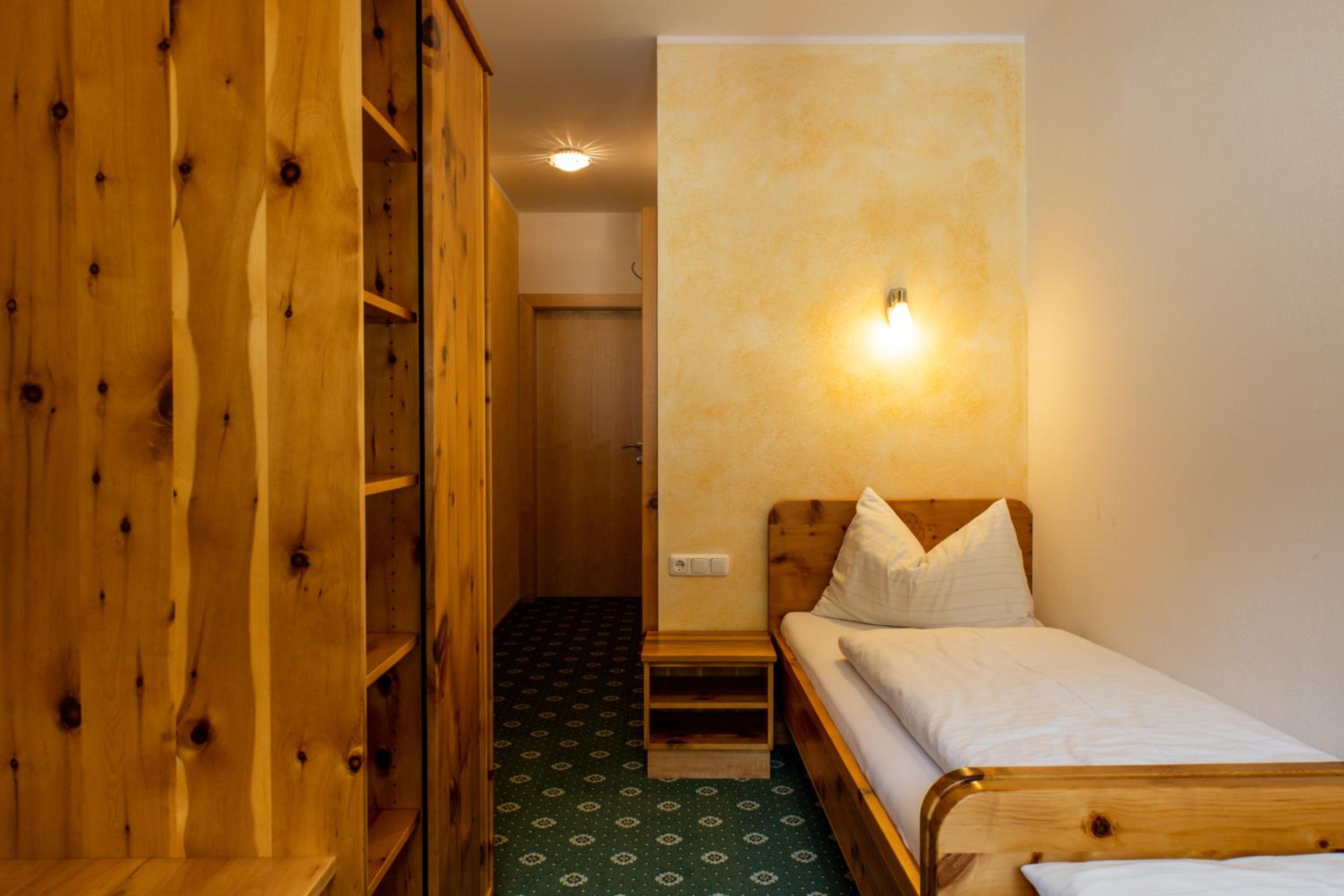 Double Room - Photo 6