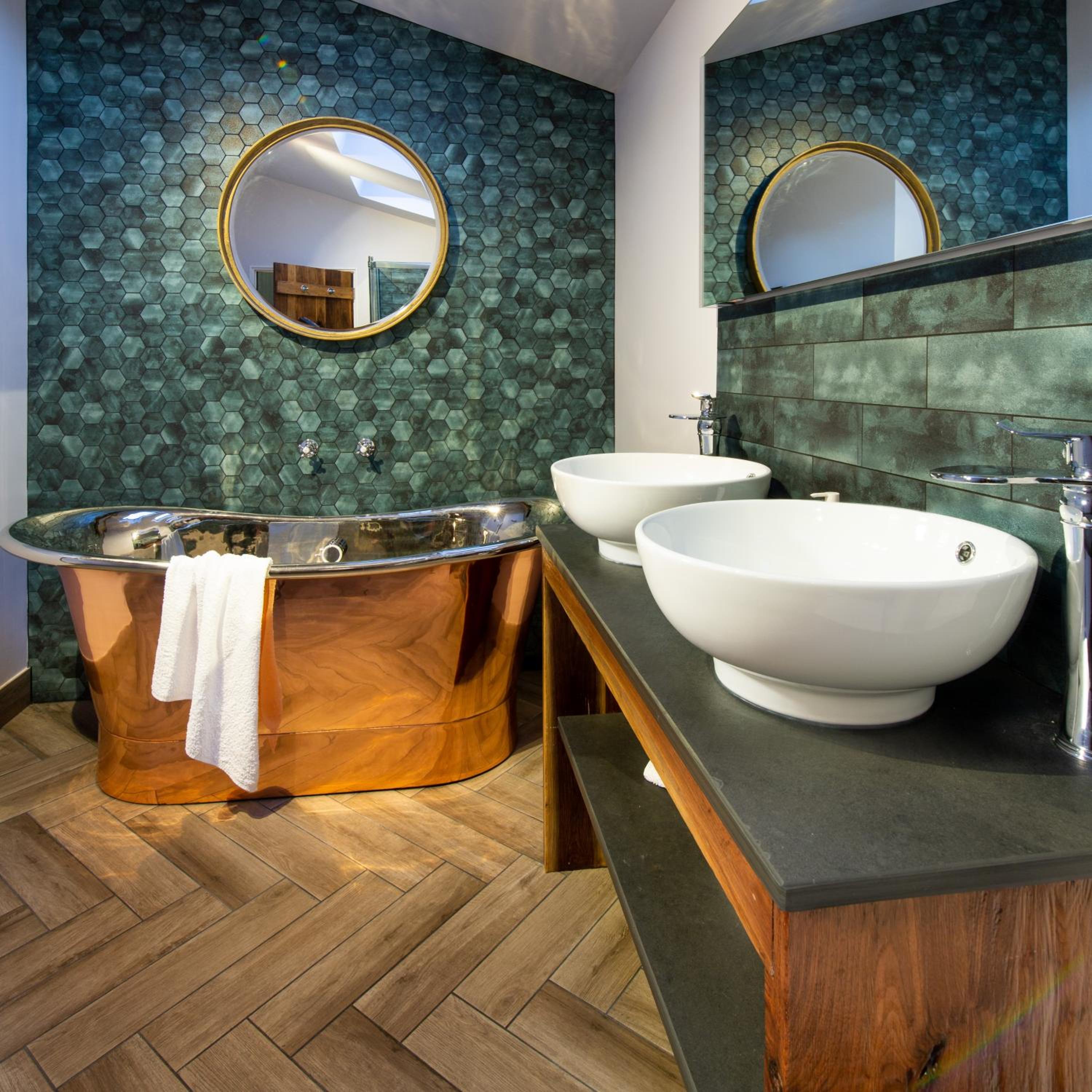Apartment with Shower - Photo 11
