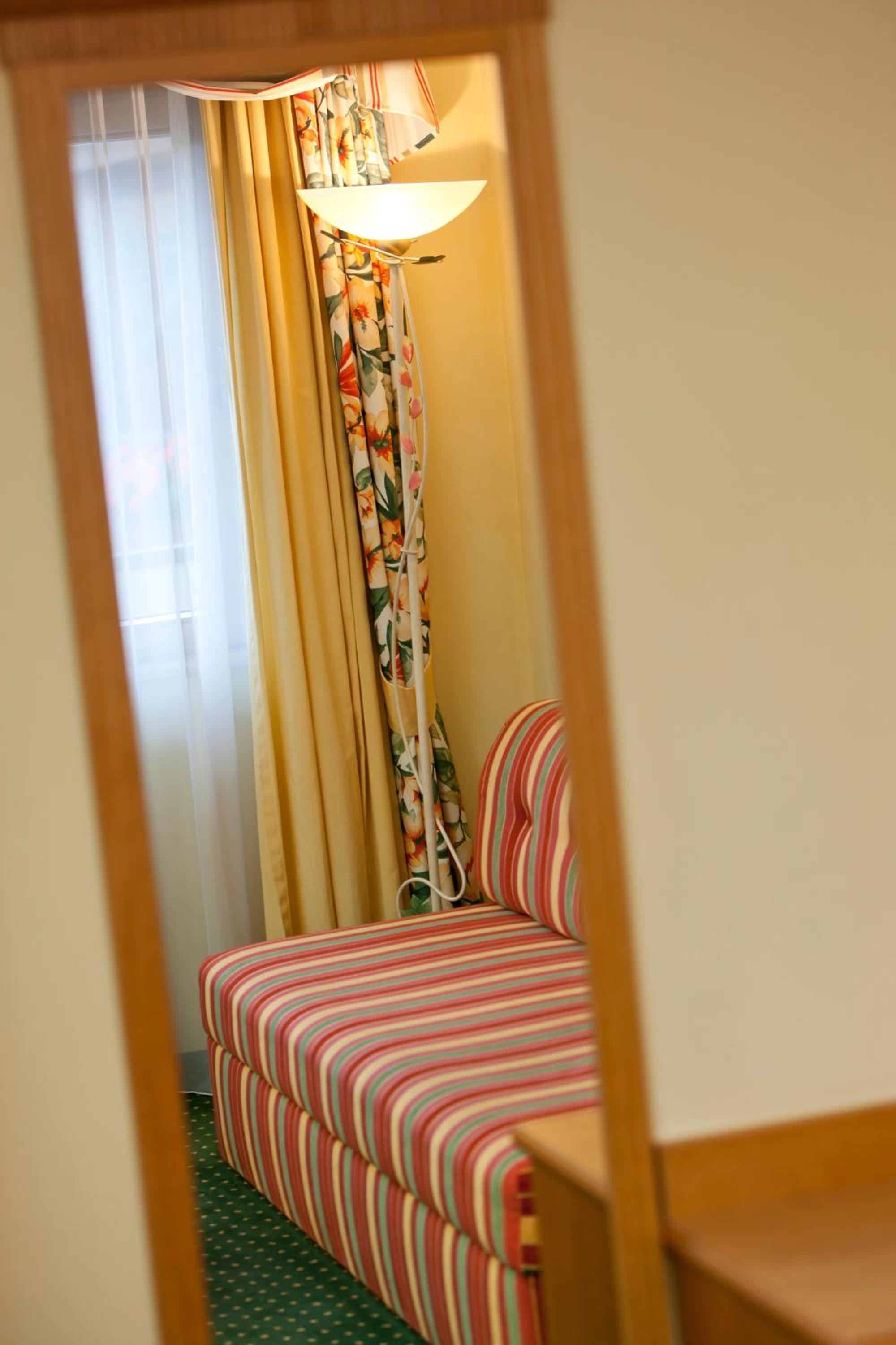 Quadruple Room - Photo 5