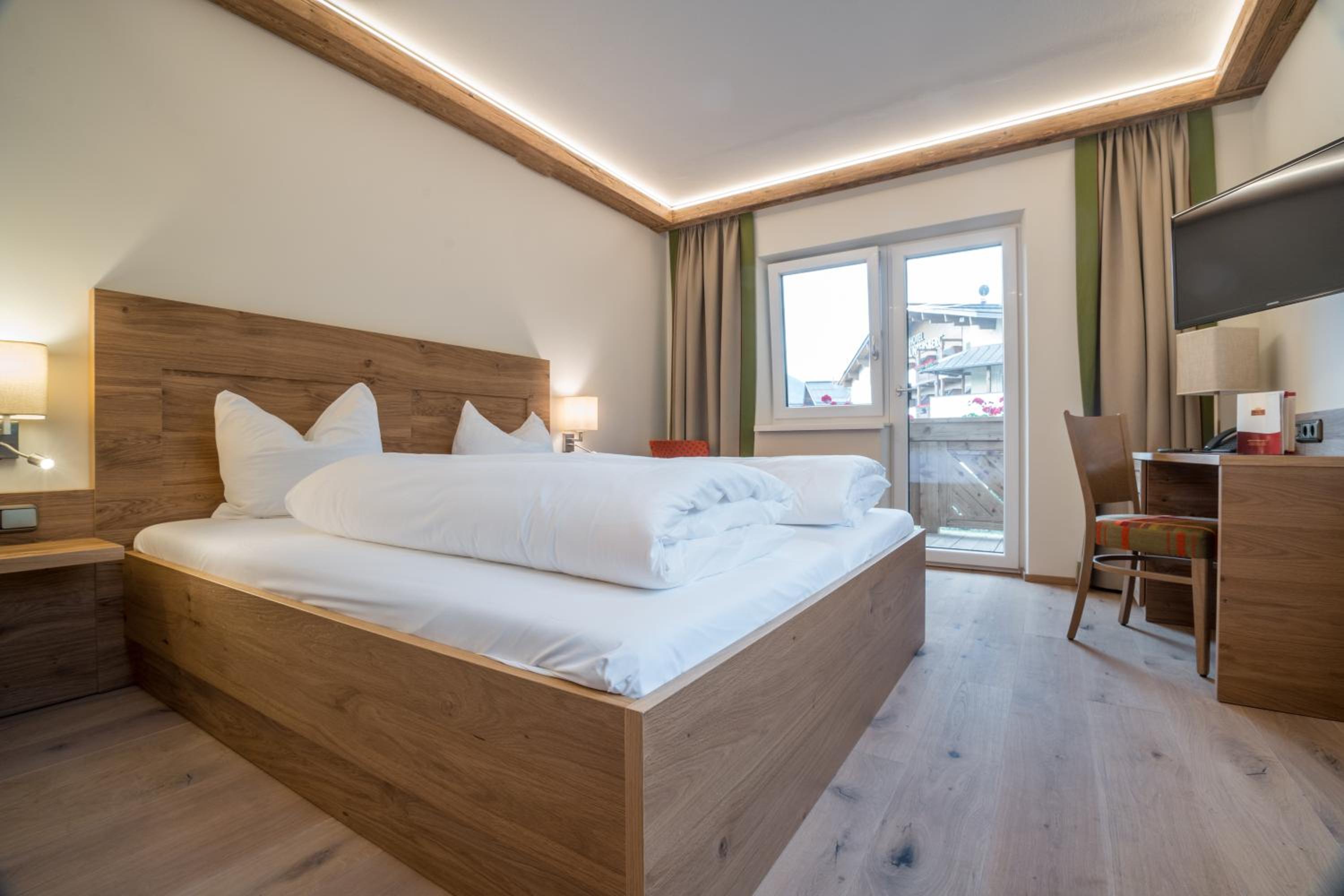 Double Room in the Annex - Photo 1