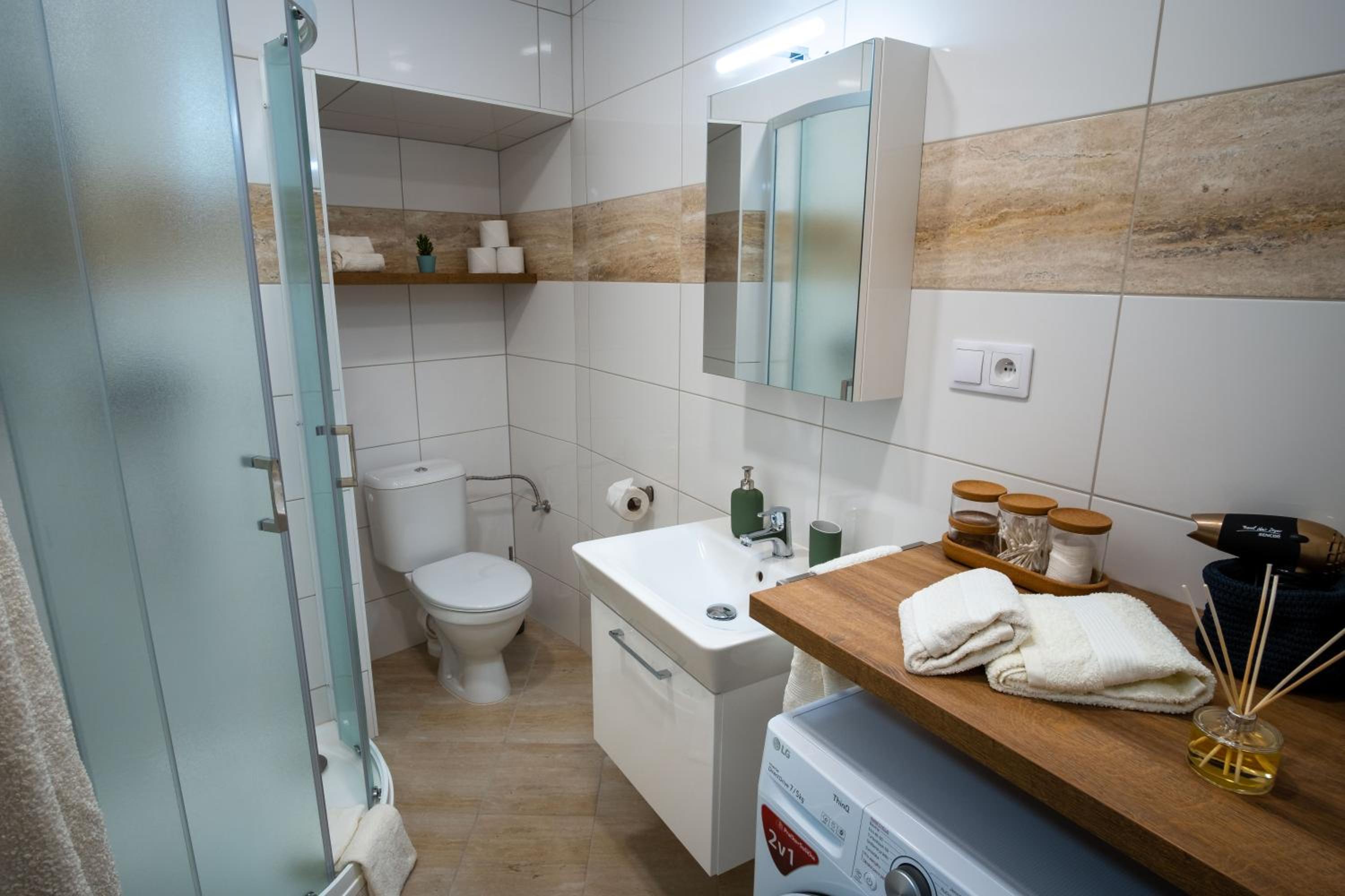 One-Bedroom Apartment - Photo 9