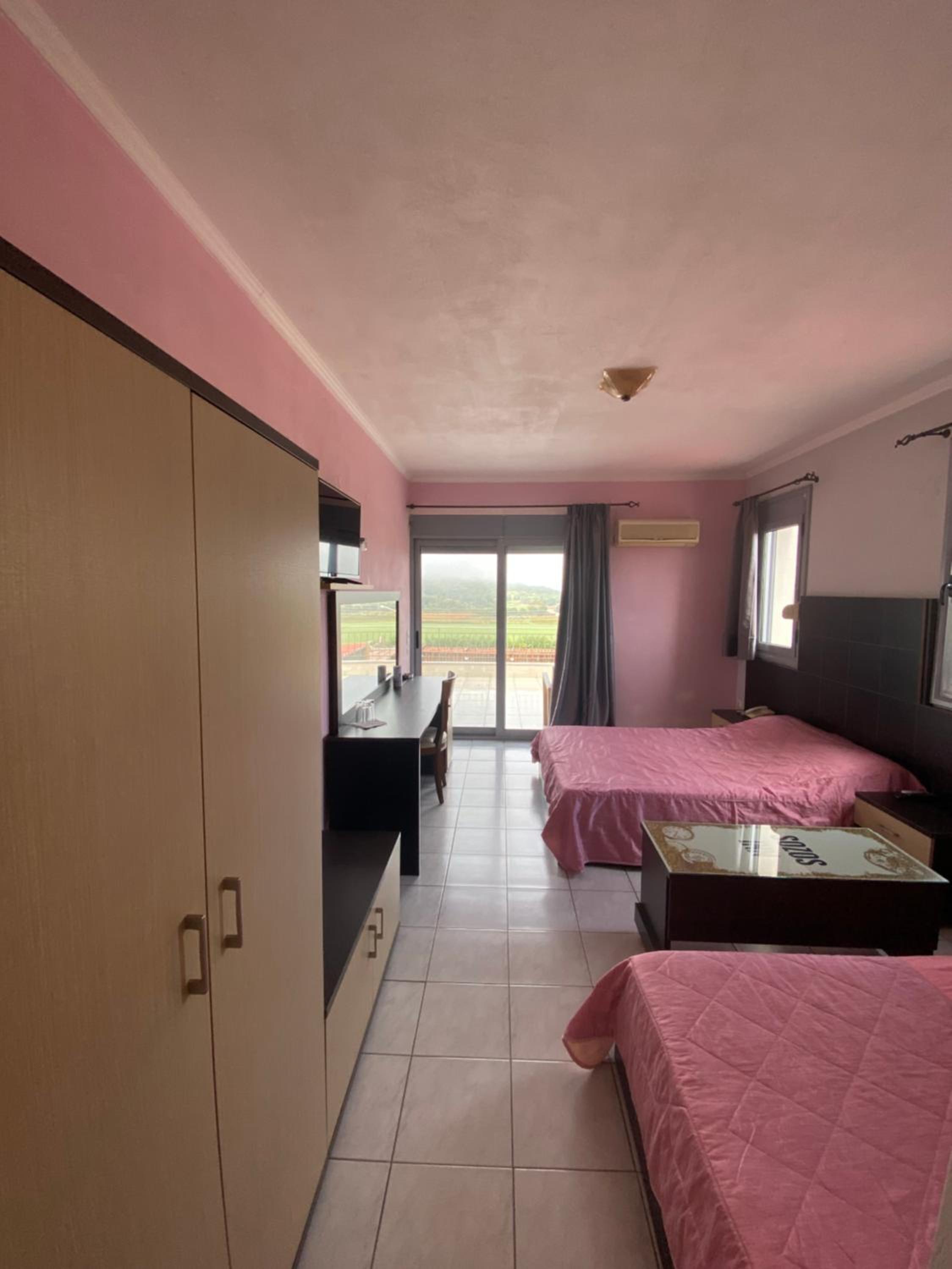 Deluxe Triple Room photo 2
