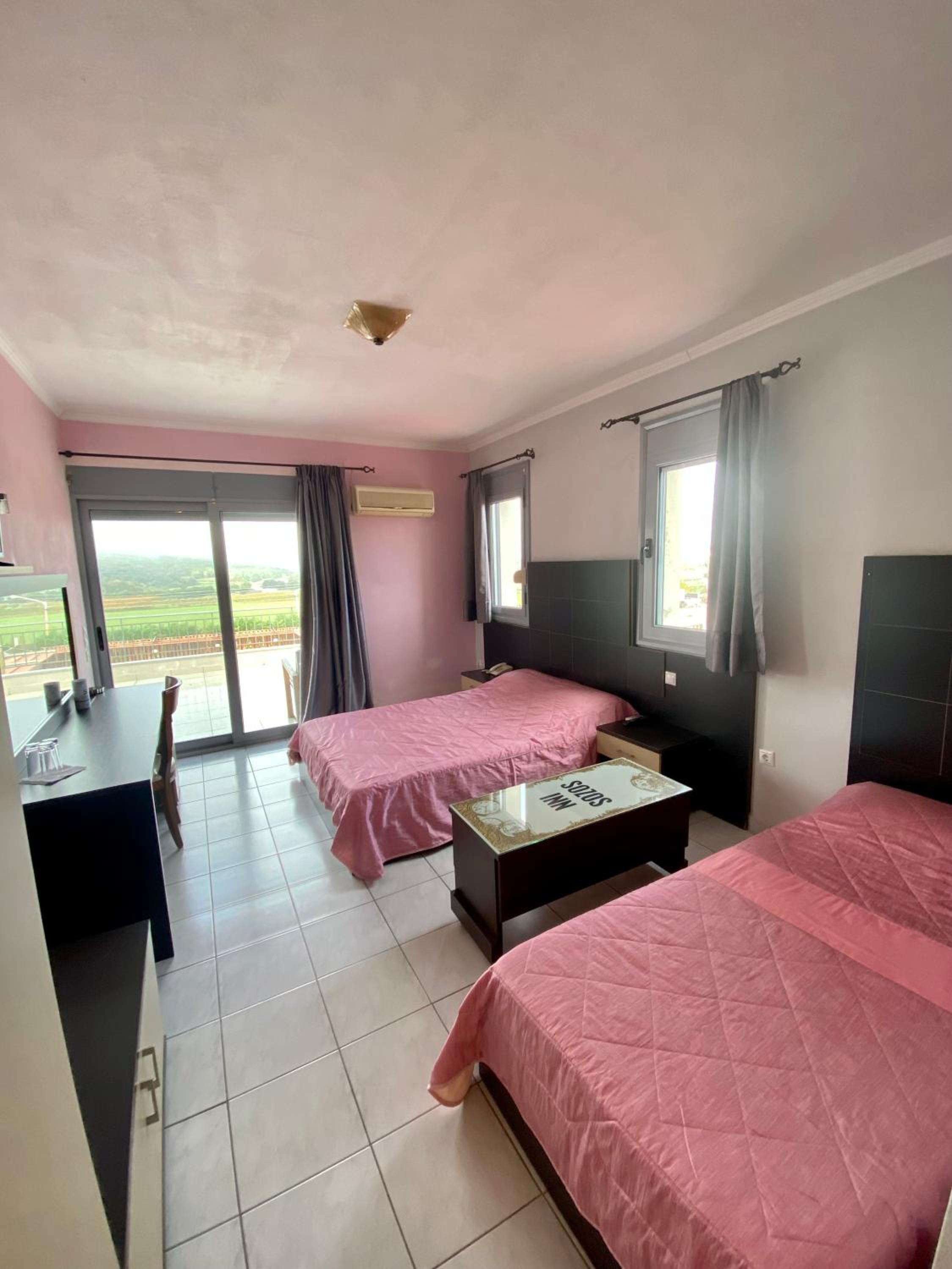 Deluxe Triple Room photo 1