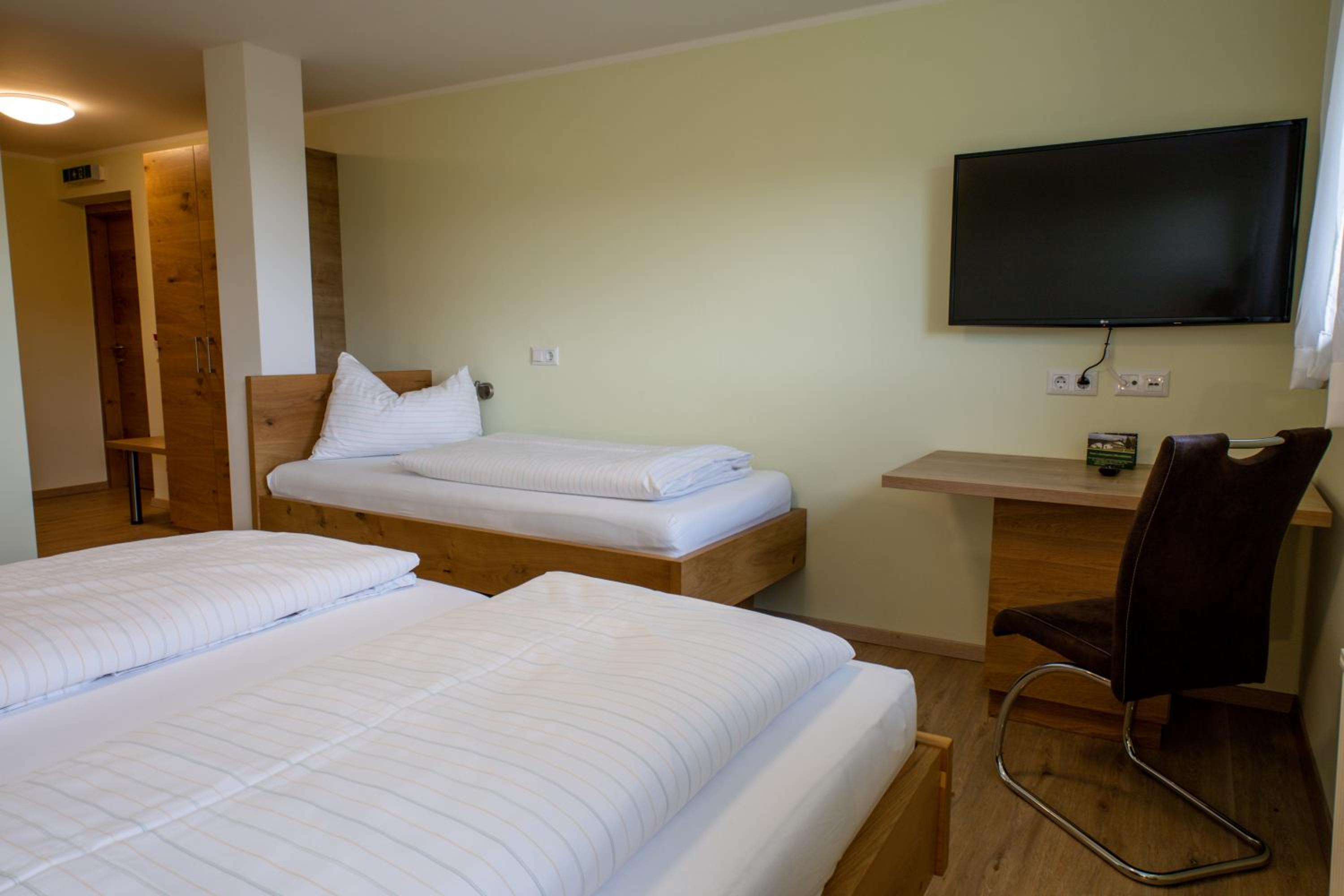 Triple Room - Photo 6