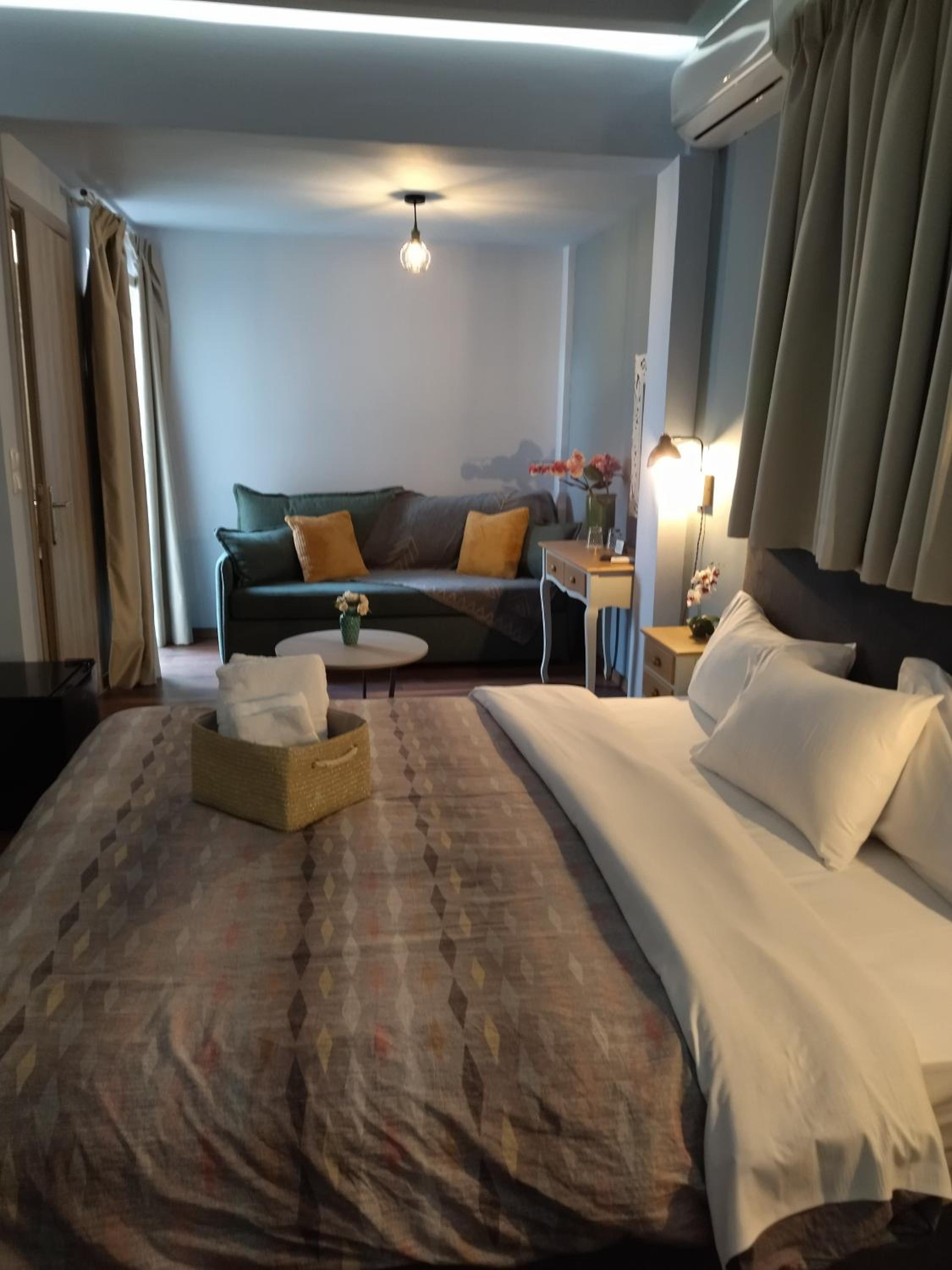 Standard King Room photo 3