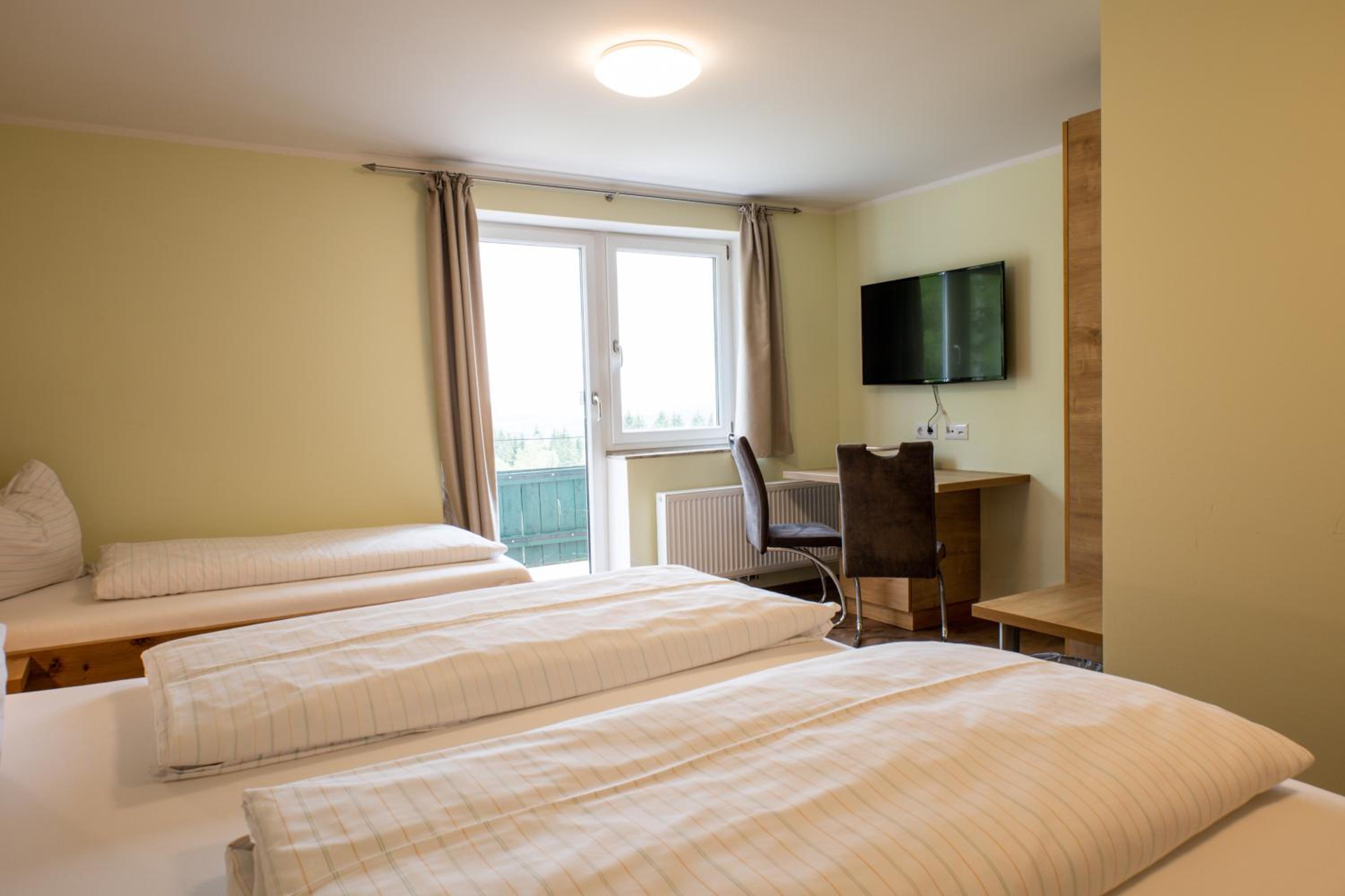 Quadruple Room - Photo 4