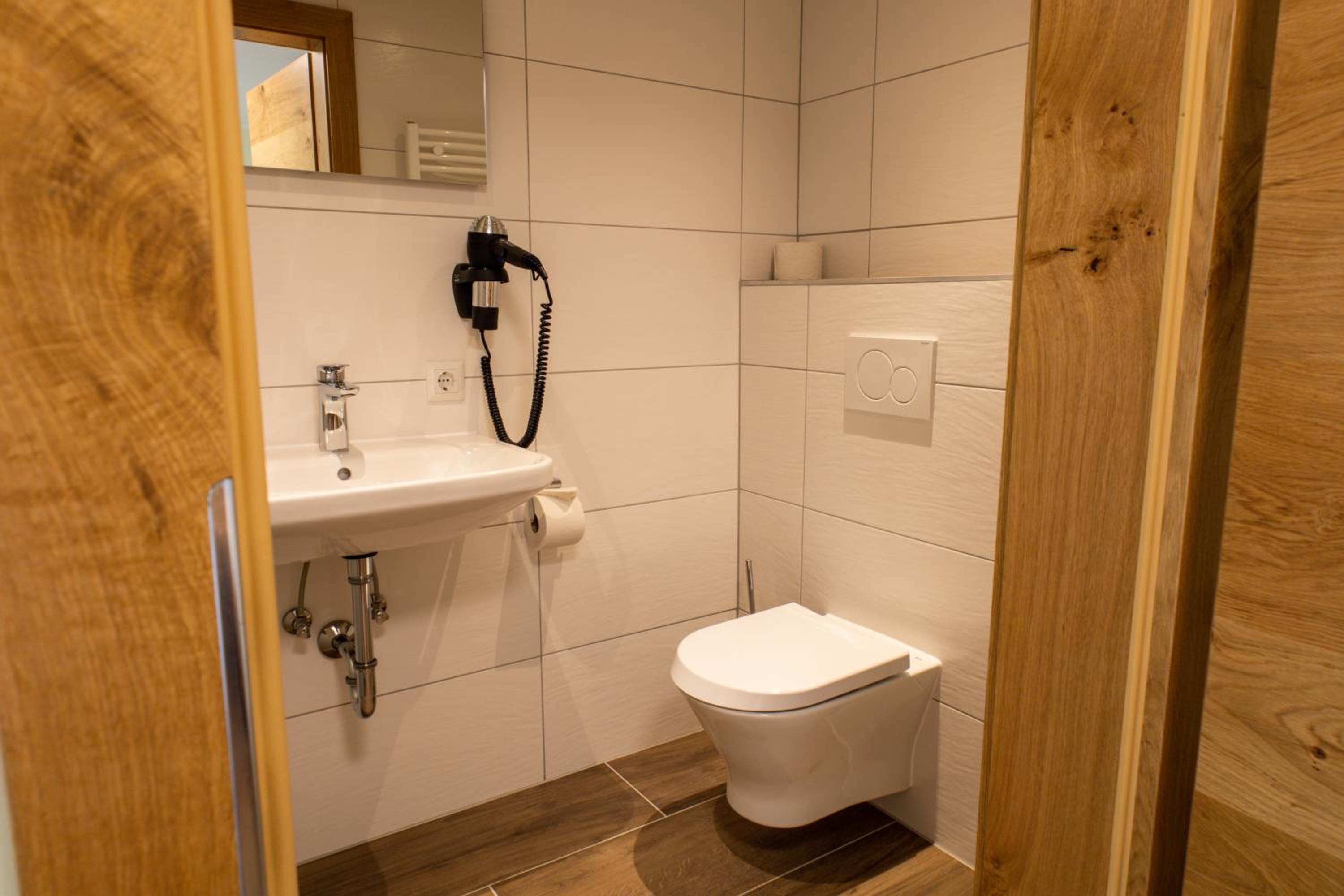 Quadruple Room - Photo 6