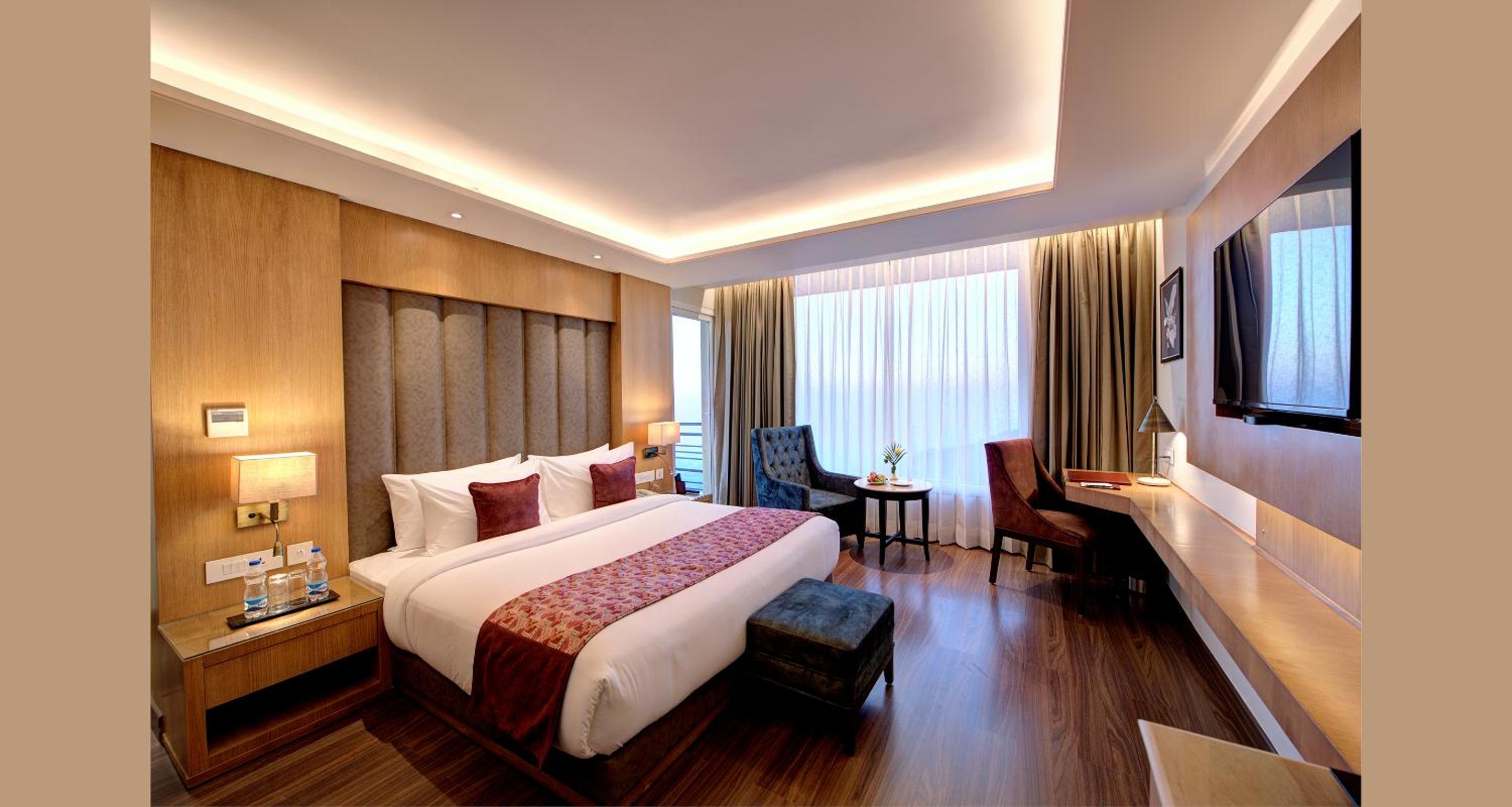 Premium Room with Balcony - Photo 1