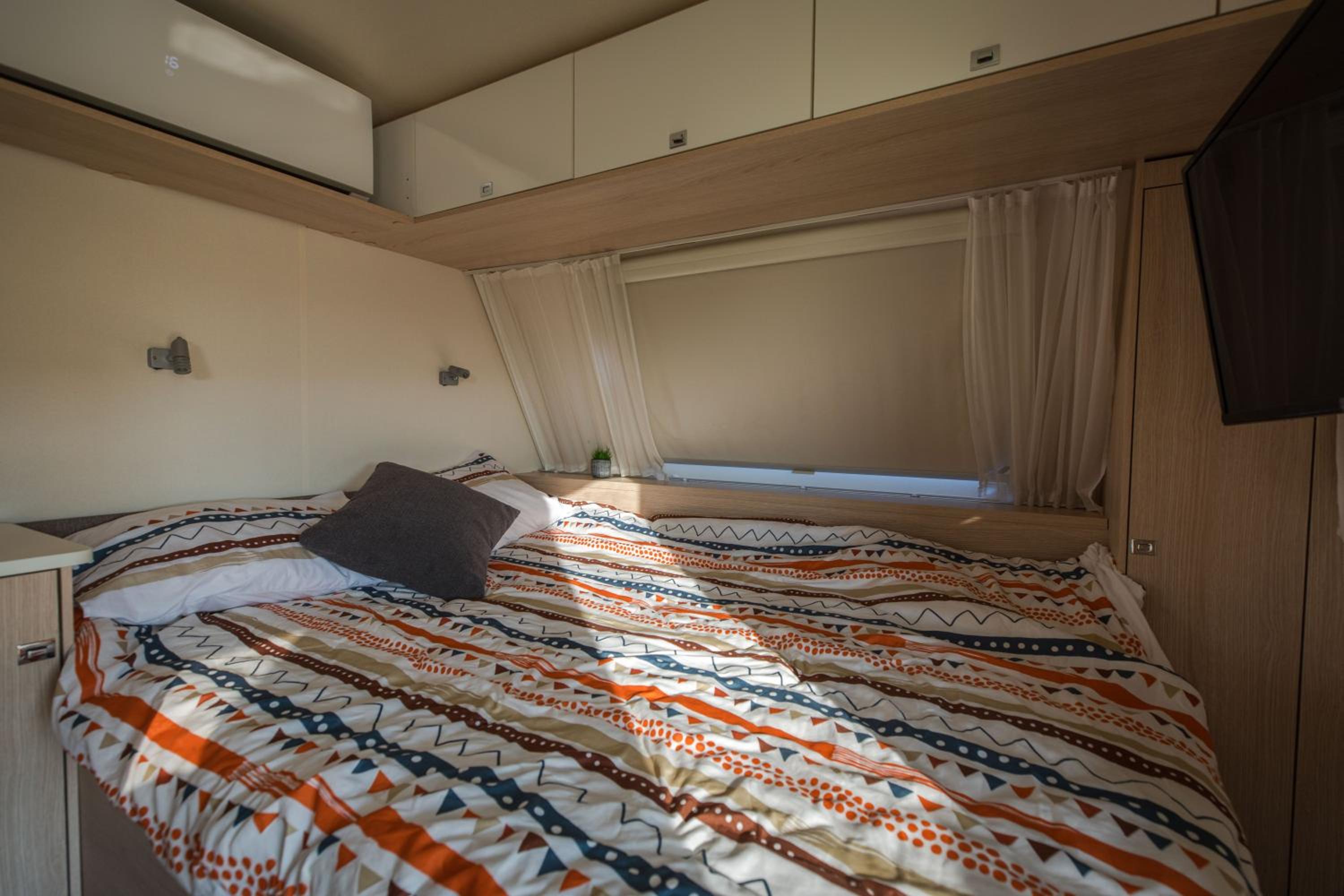 Family Room with Private Bathroom - Photo 14