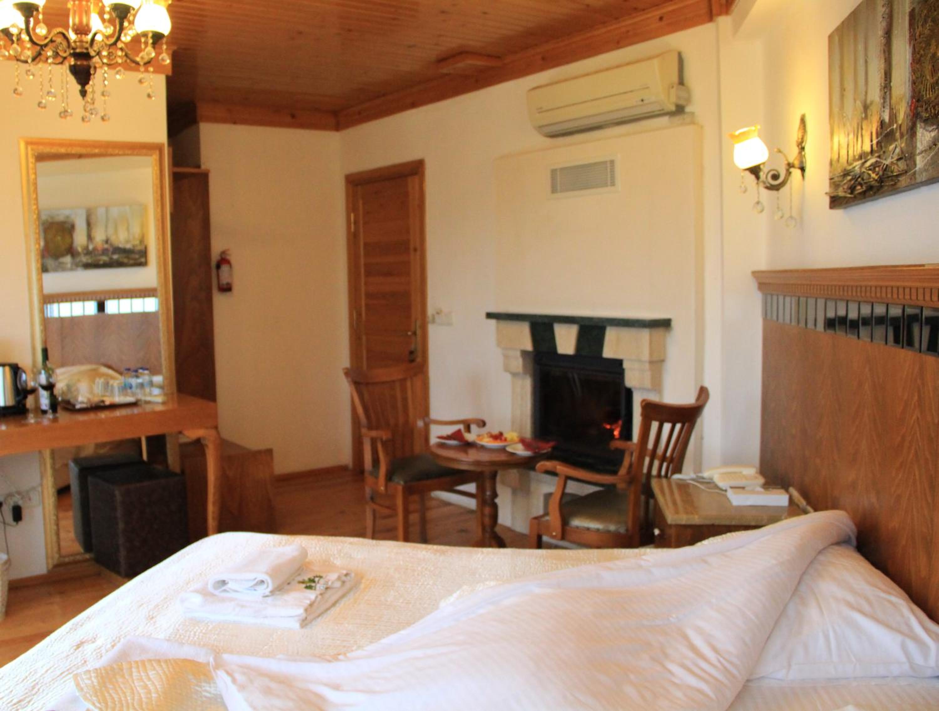 Deluxe Double Room with Balcony and Sea View photo 2