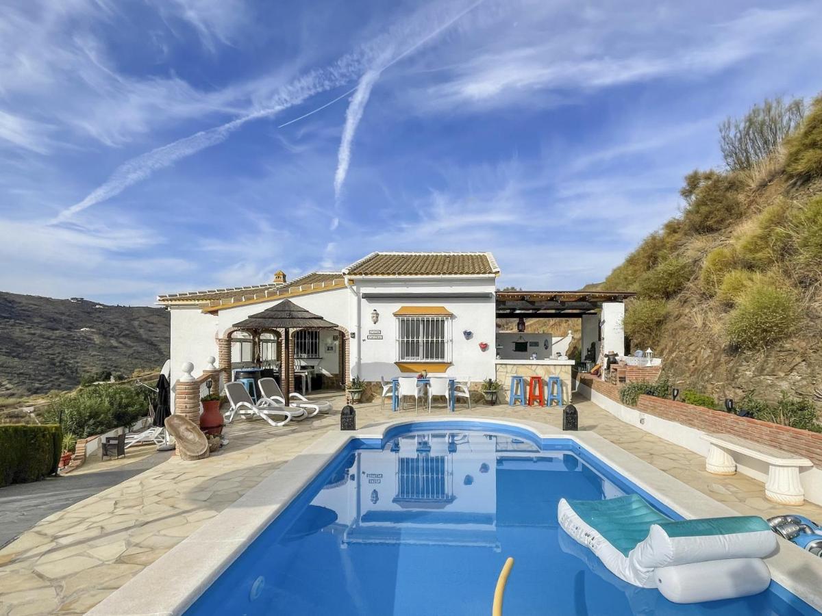 Villa with Private Pool photo 2