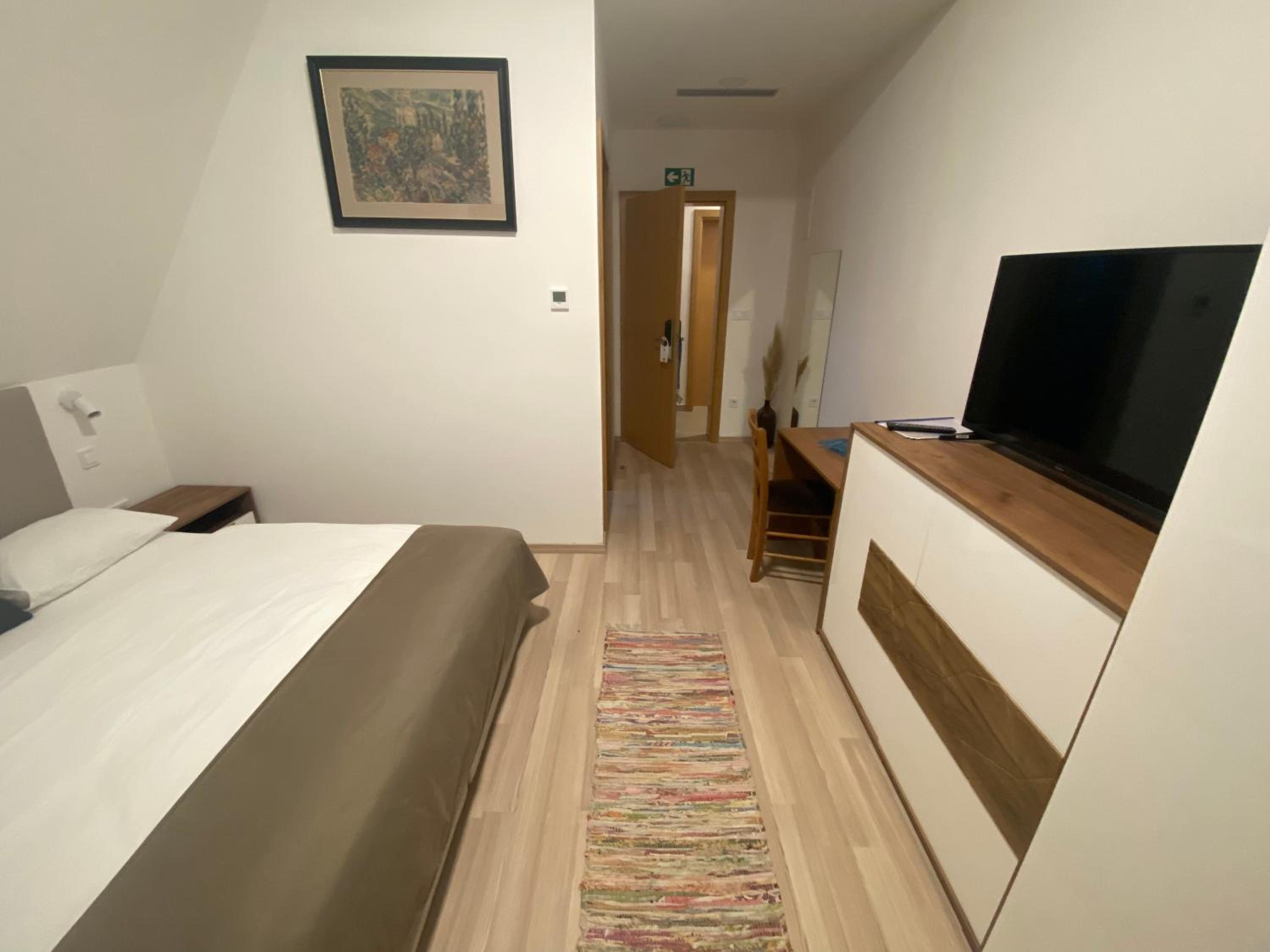 Deluxe Double Room - Photo 1