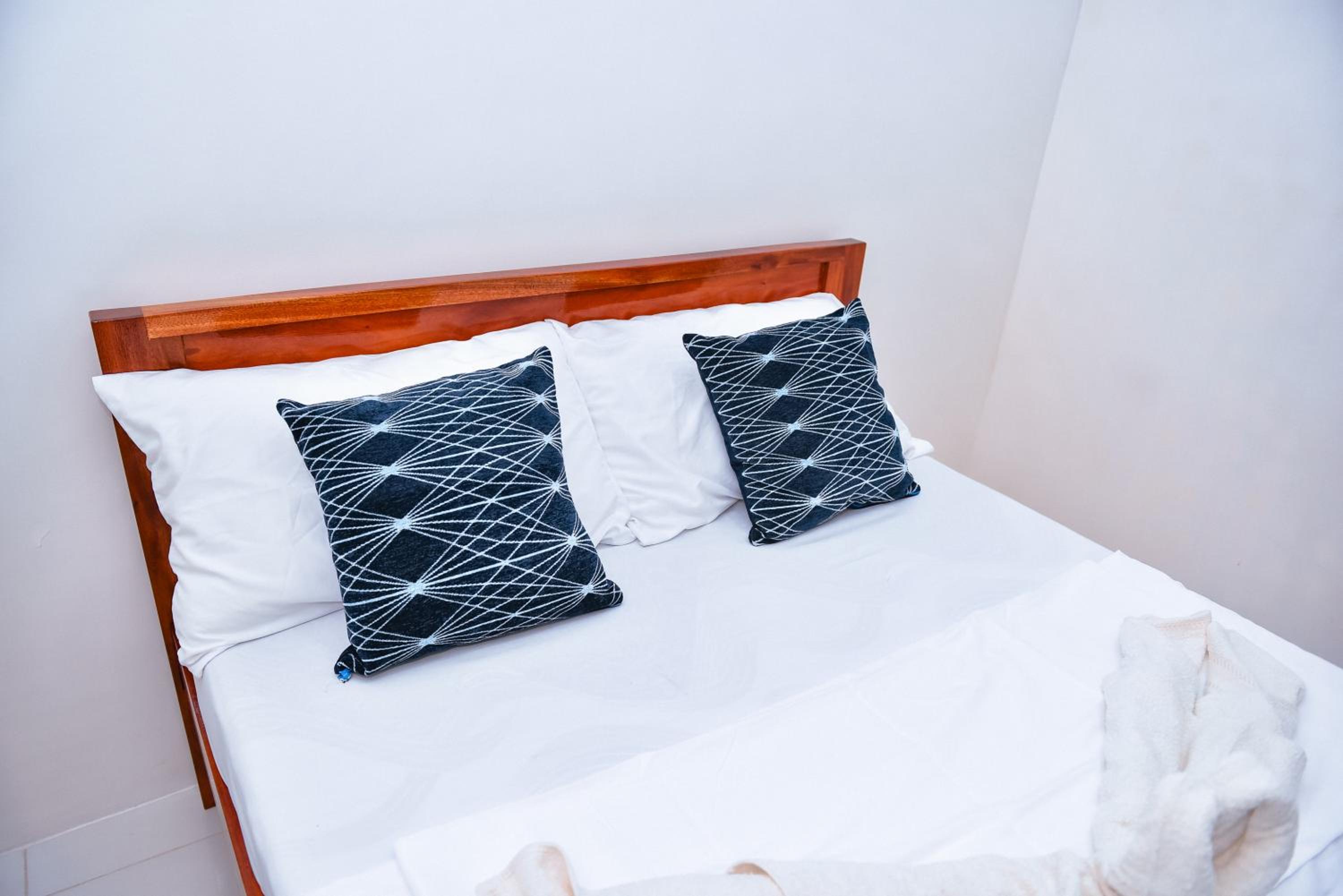 Standard Double Room - Photo 7