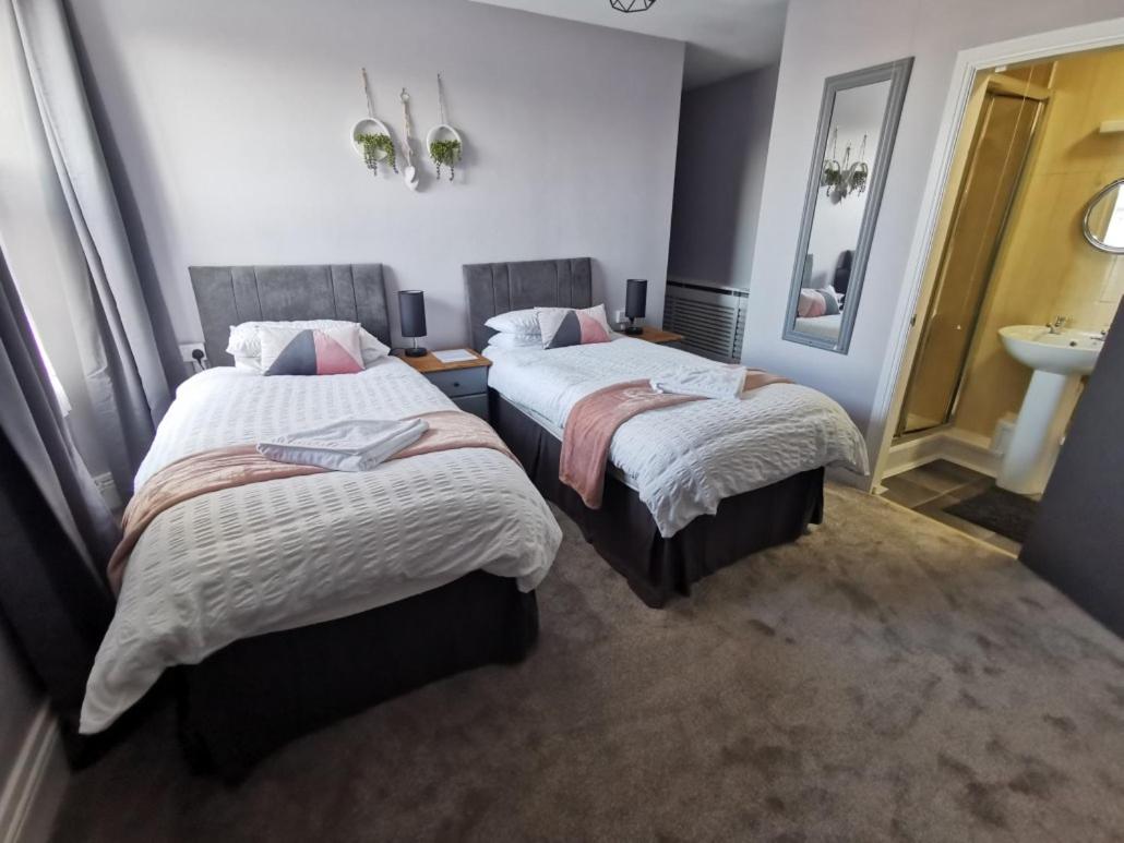 Standard Twin Room - Photo 1