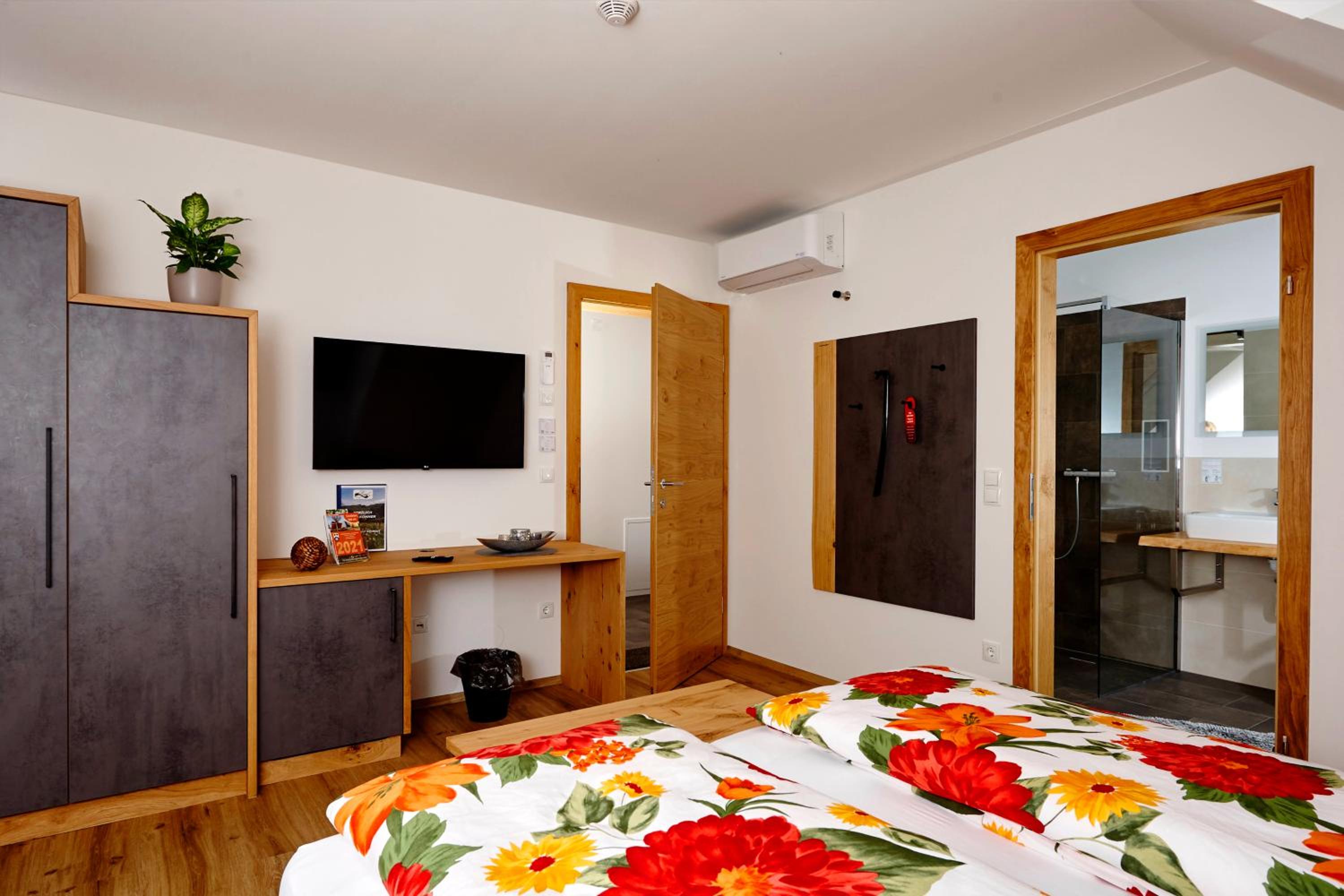 Deluxe Double Room photo 2