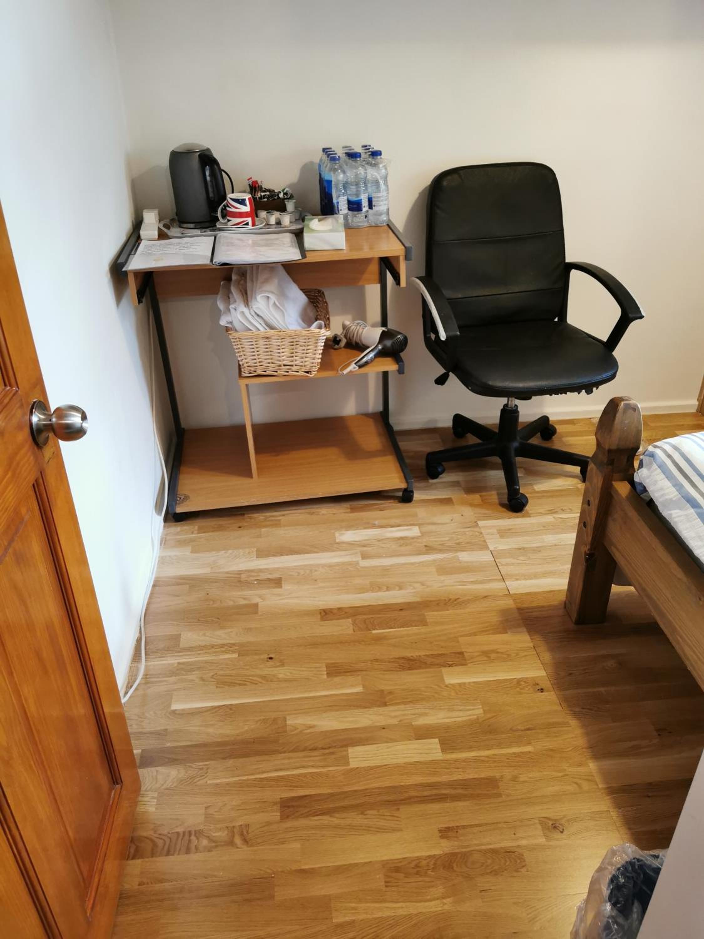 Single Room photo 2