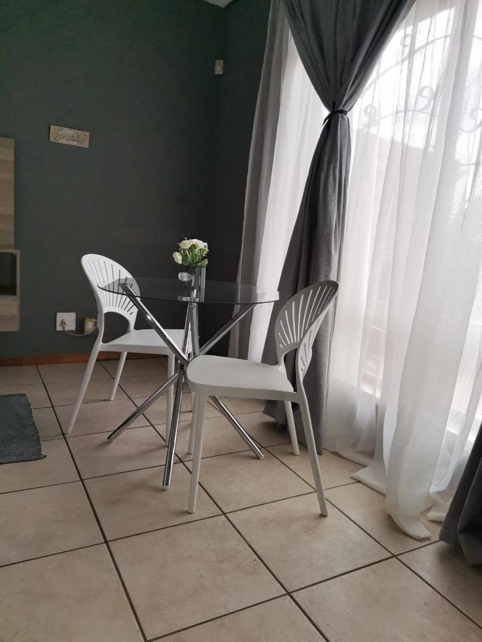 Economy Double Room - Photo 9