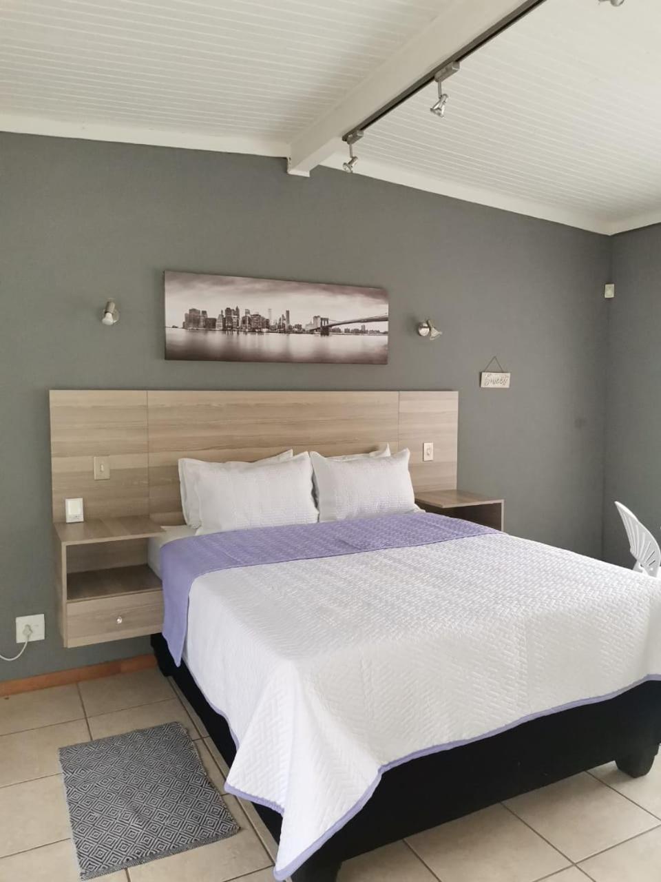 Economy Double Room - Photo 2