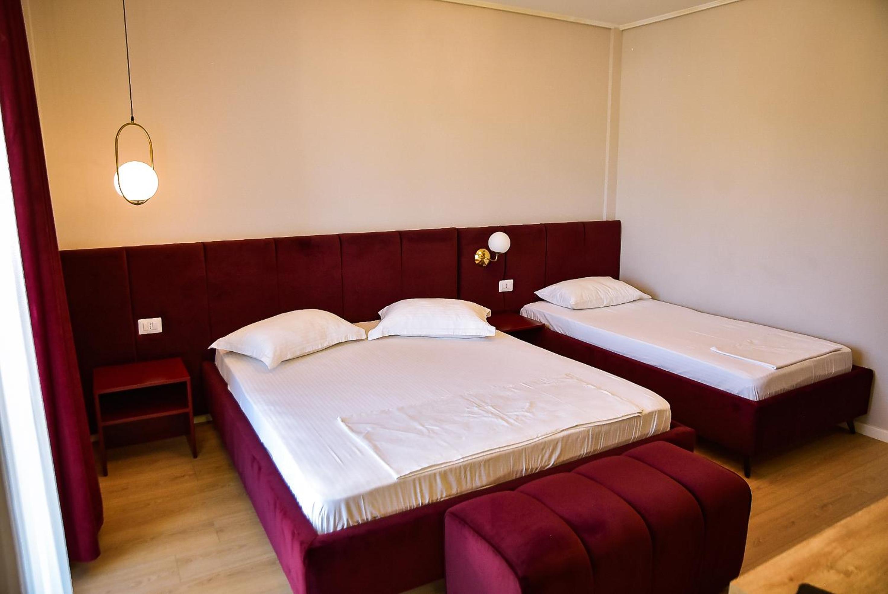 Deluxe Triple Room photo 2