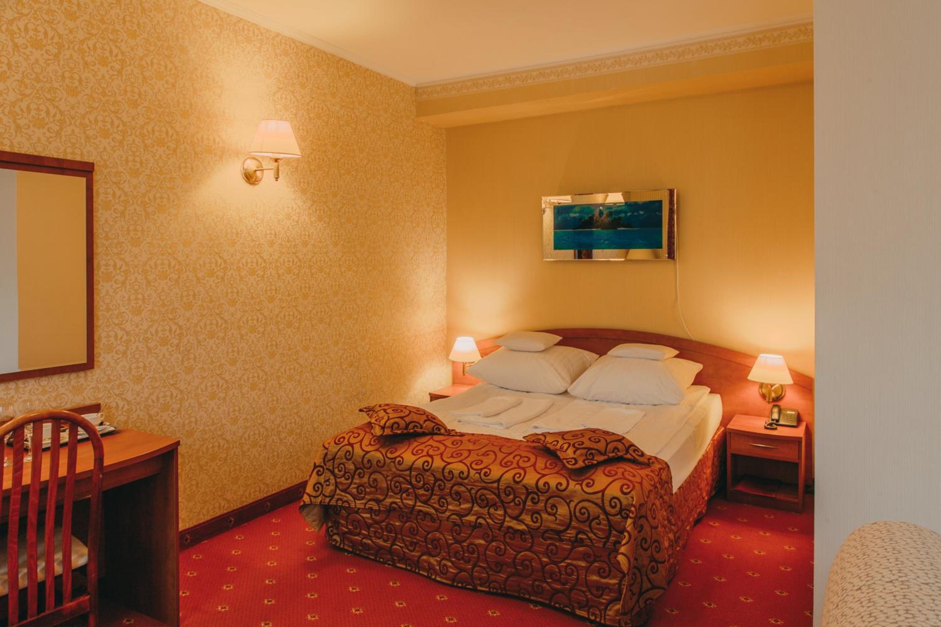 Double Room - Photo 7