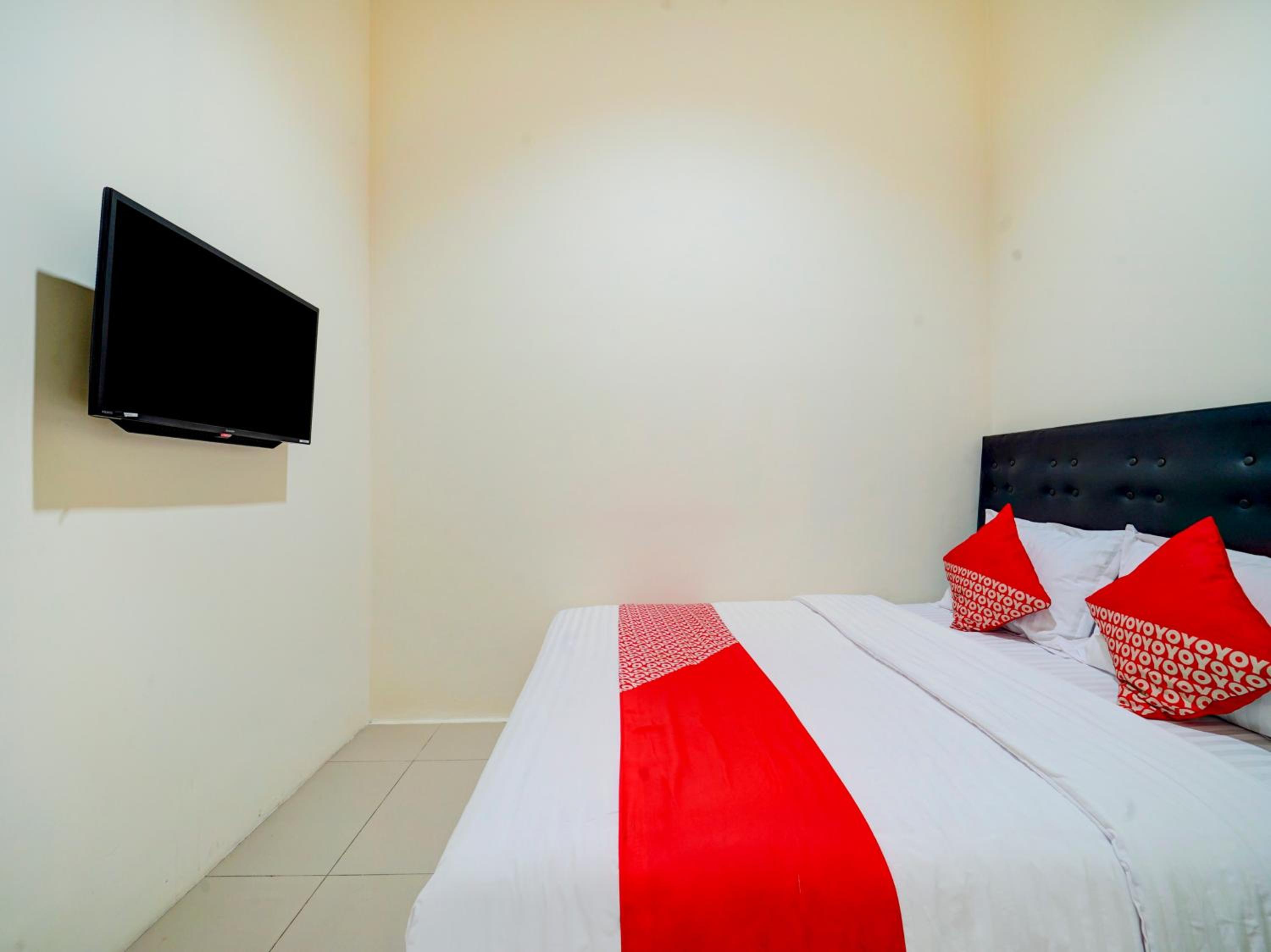 Deluxe Double Room - Photo 9