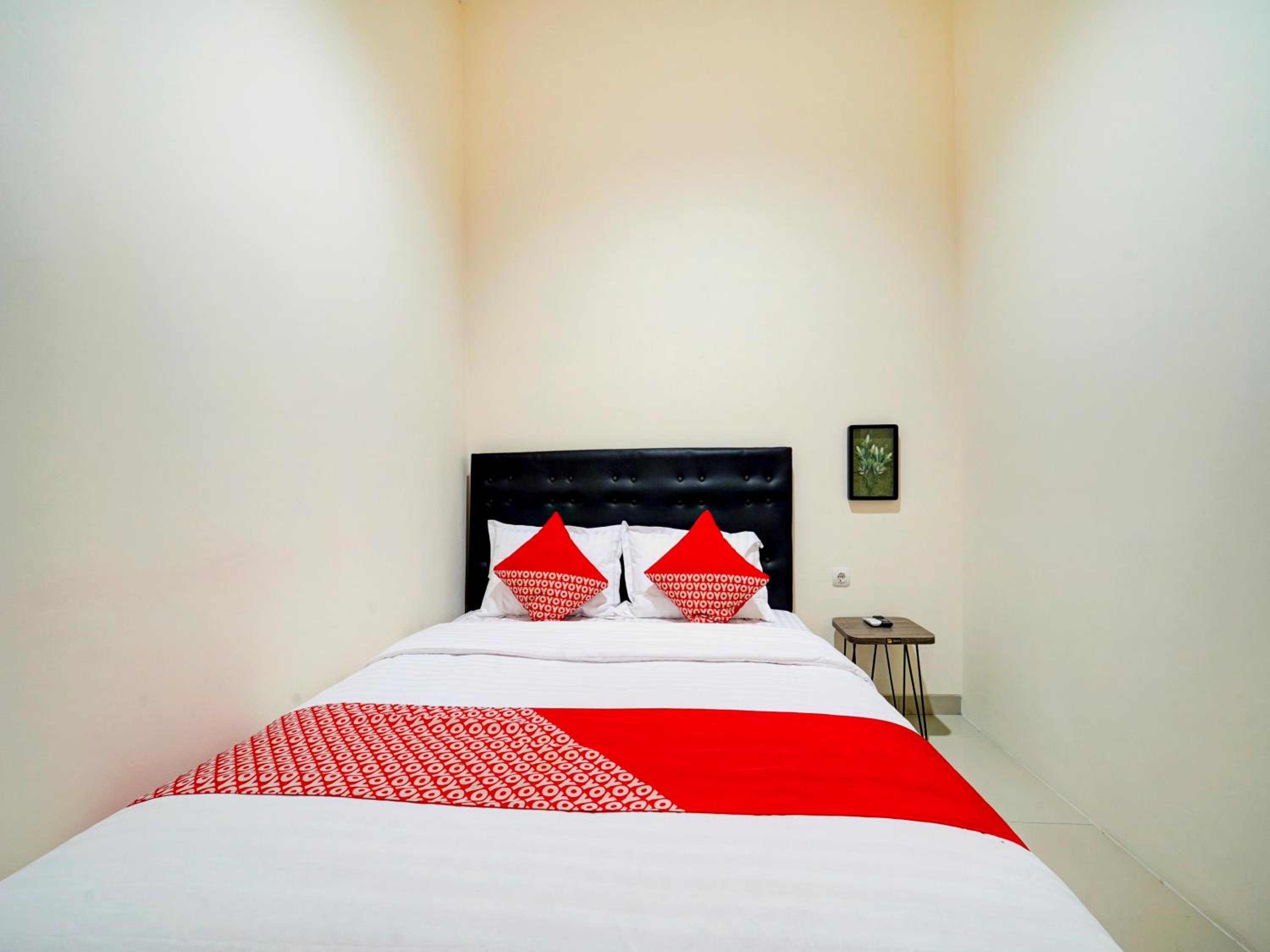 Deluxe Double Room - Photo 11