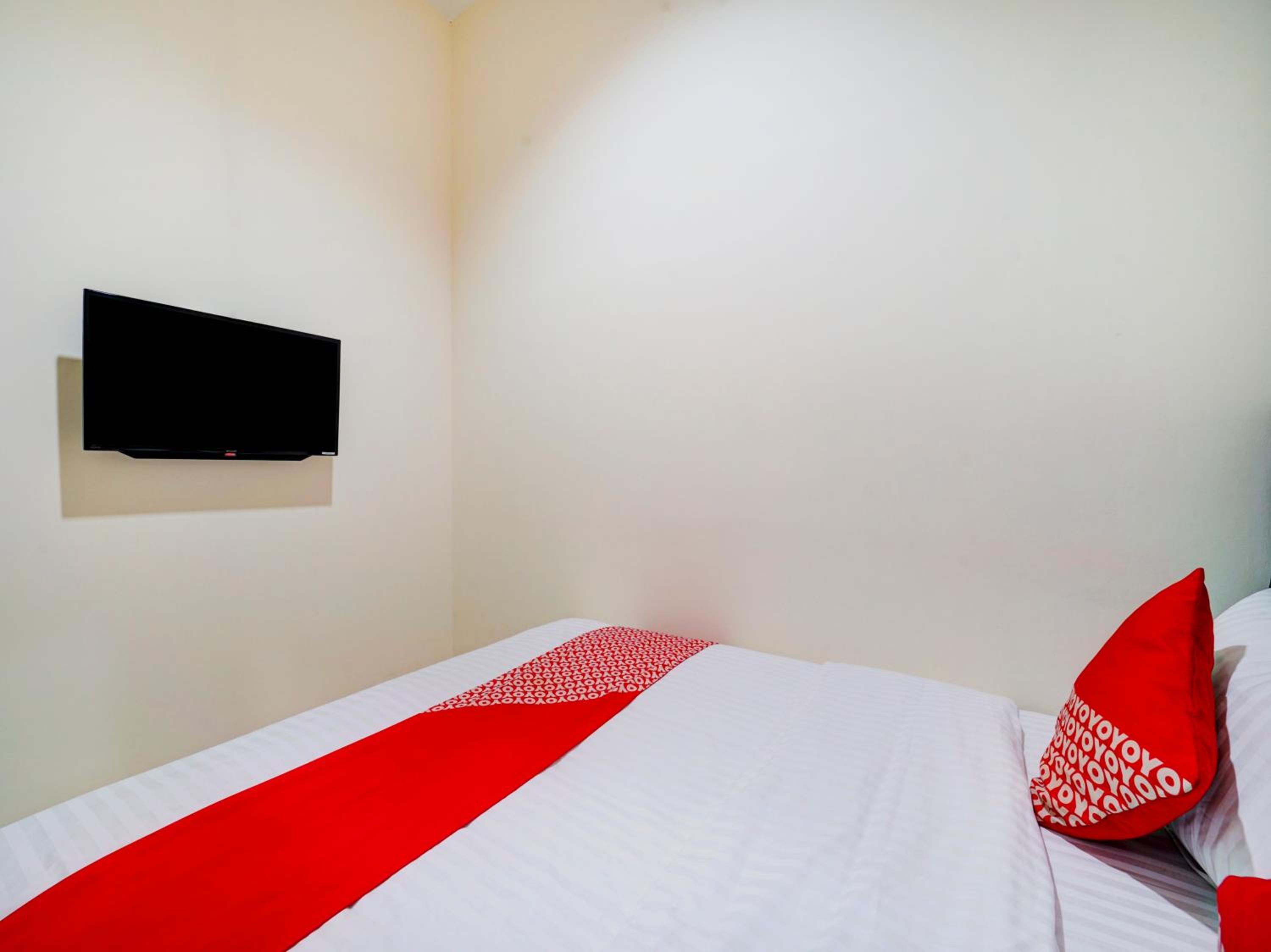 Deluxe Double Room - Photo 13