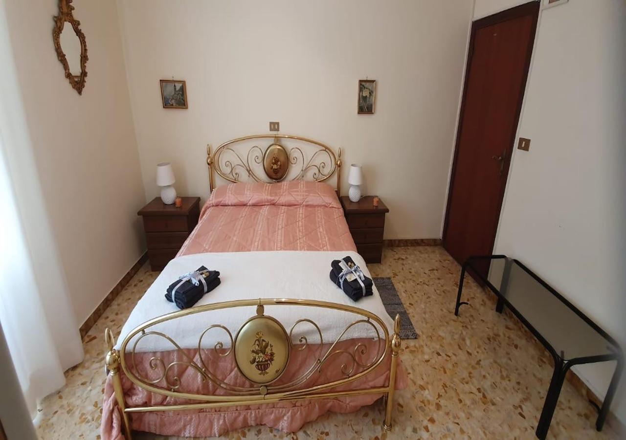 Double Room - Photo 6