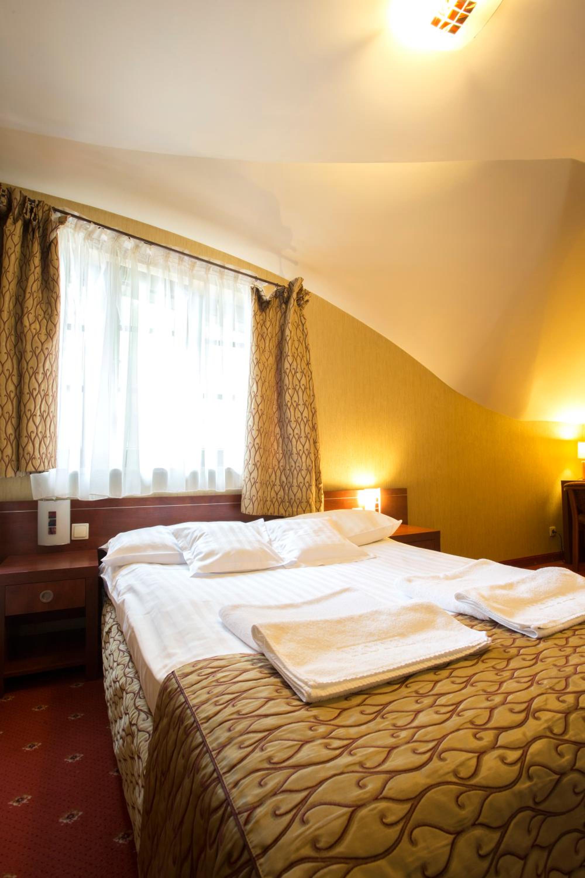 Double Room - Photo 9