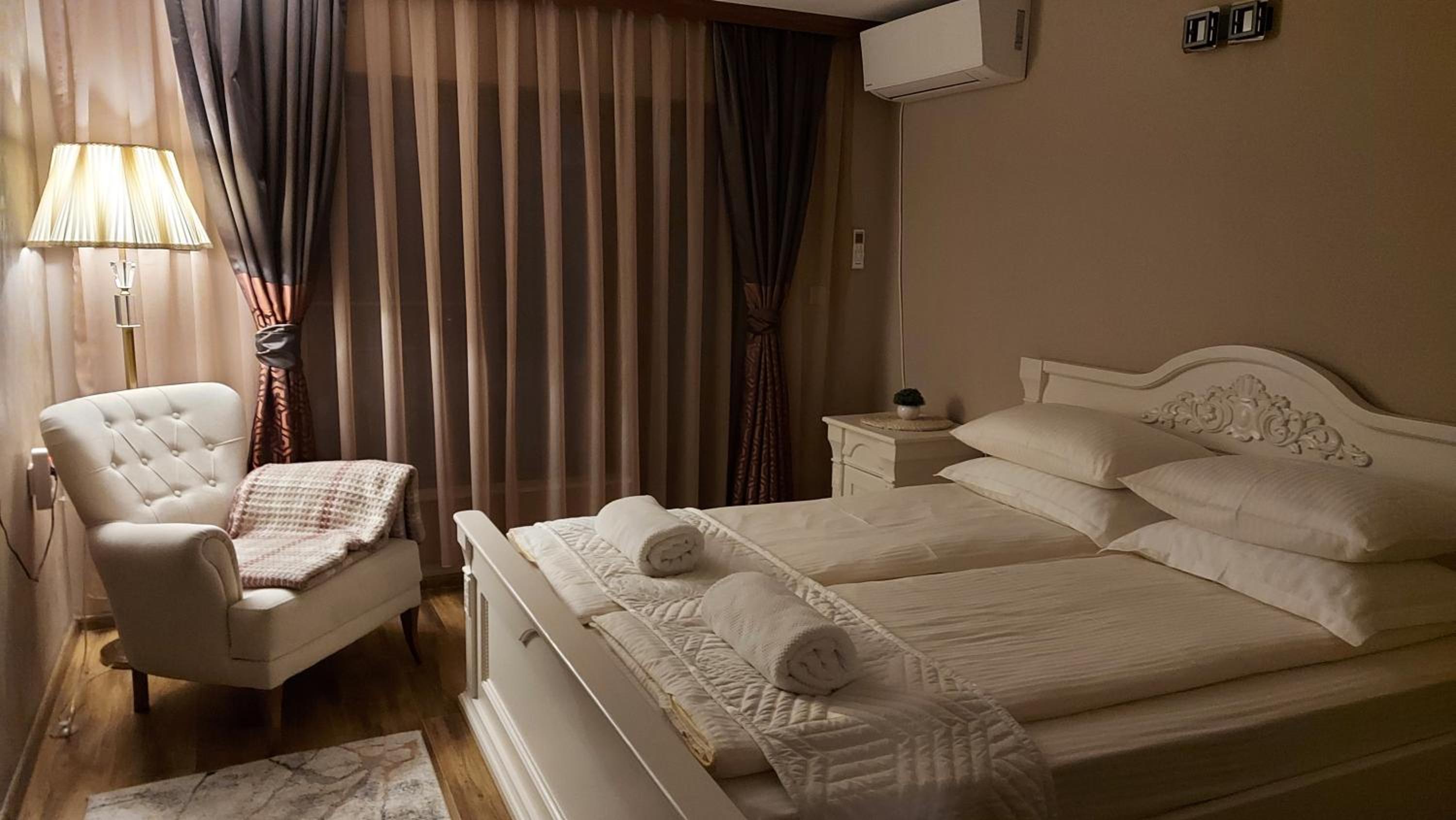 One-Bedroom Apartment - Photo 15