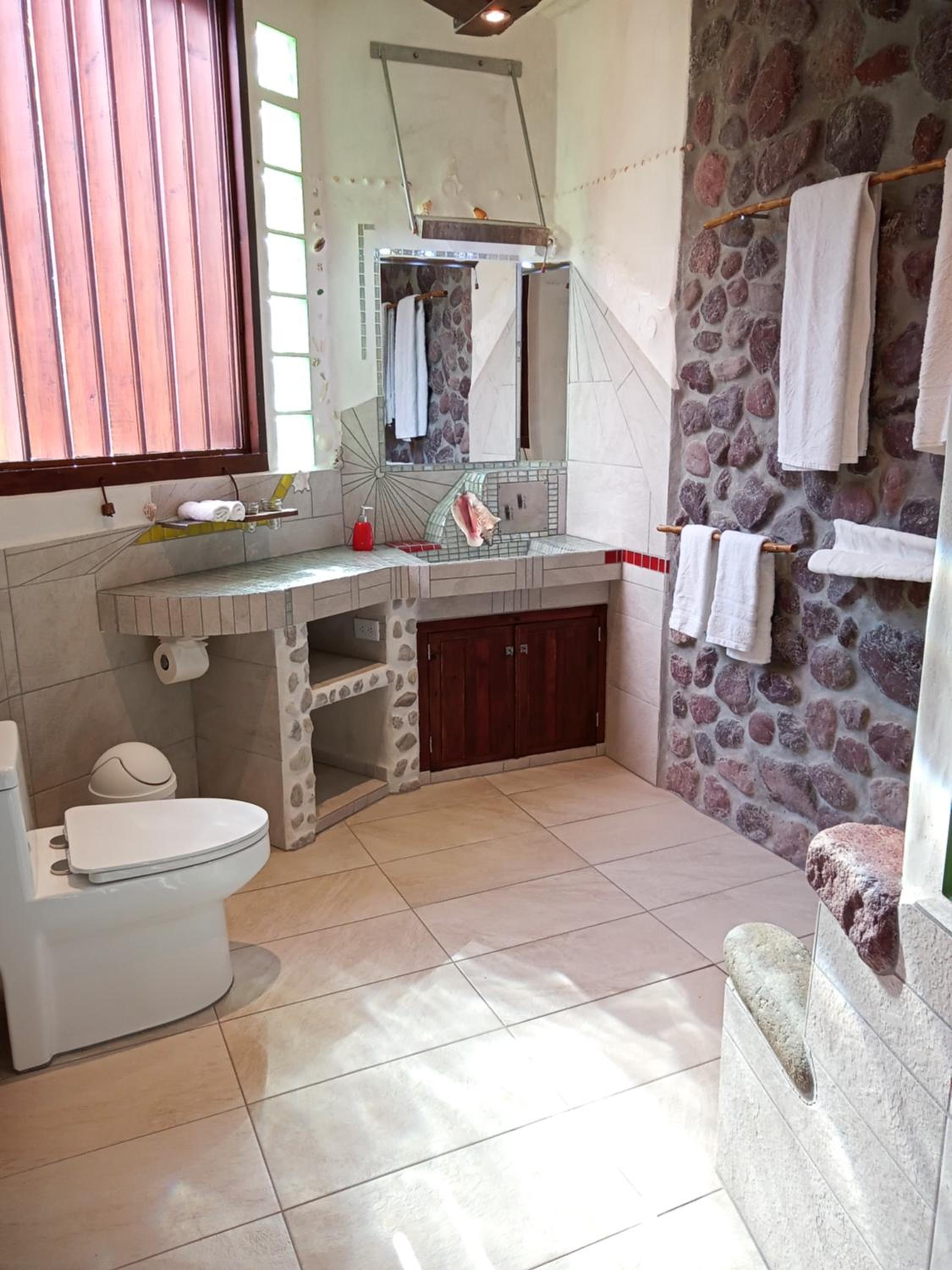 Deluxe Double Room with Balcony photo 3