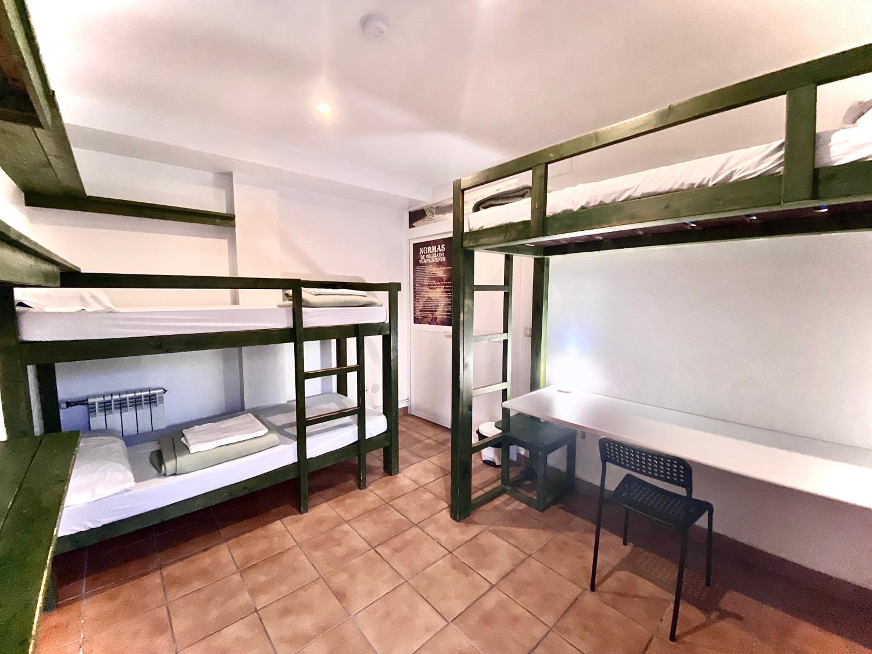 Habitación Cuádruple con Baño Privado
