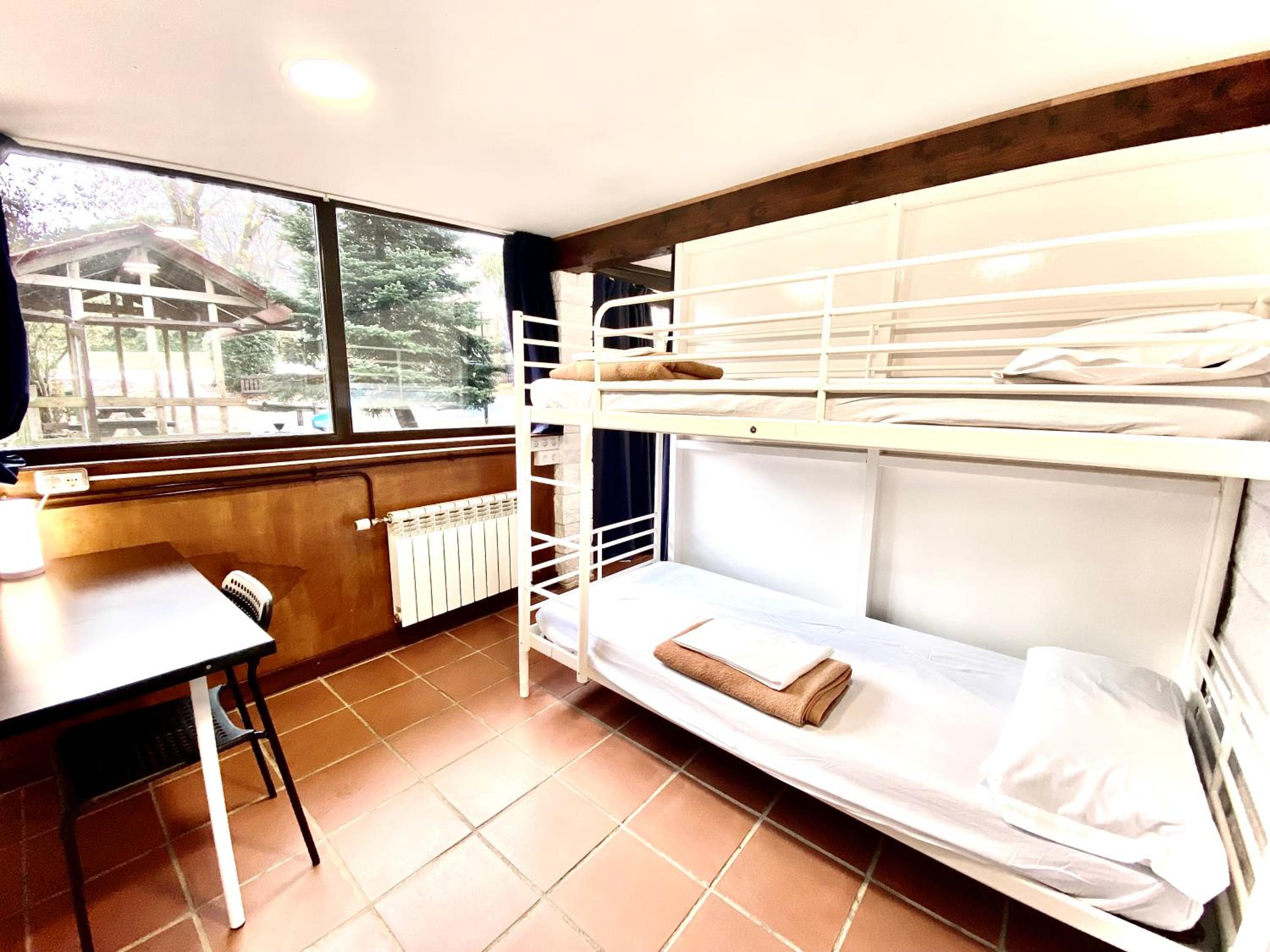 Habitación familiar con baño compartido